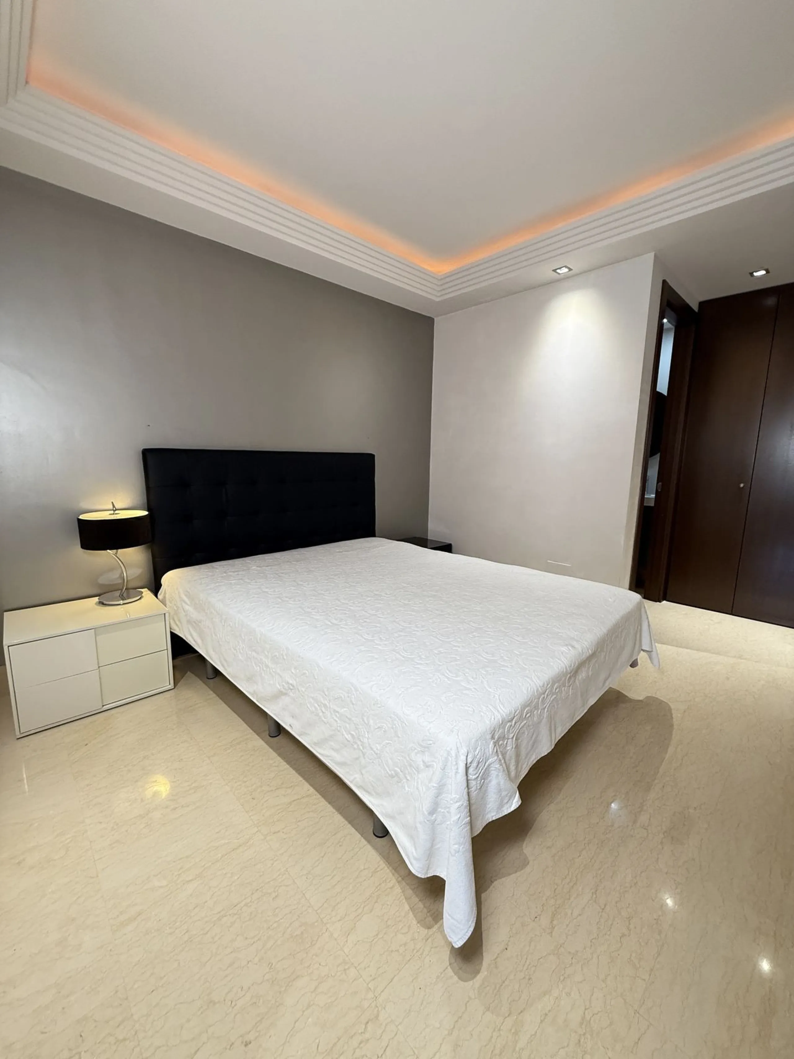 Legant 3-Bedroom Apartment in the Prestigious Los Arrayanes Golf Urbanization, Benahavís