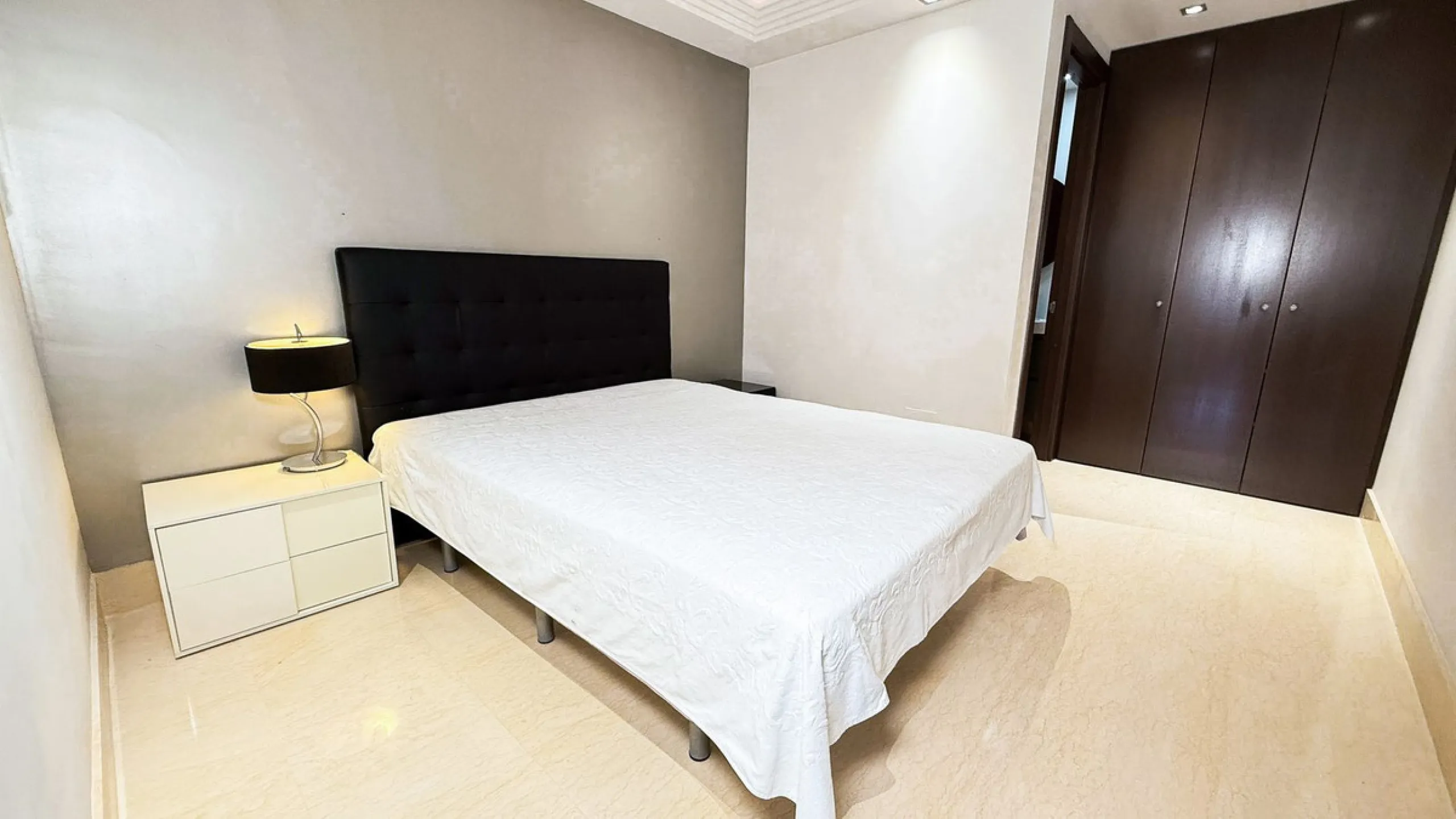 Legant 3-Bedroom Apartment in the Prestigious Los Arrayanes Golf Urbanization, Benahavís