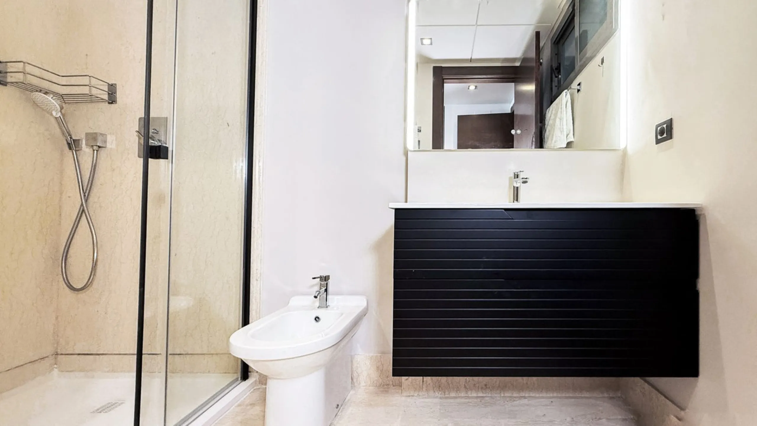 Legant 3-Bedroom Apartment in the Prestigious Los Arrayanes Golf Urbanization, Benahavís