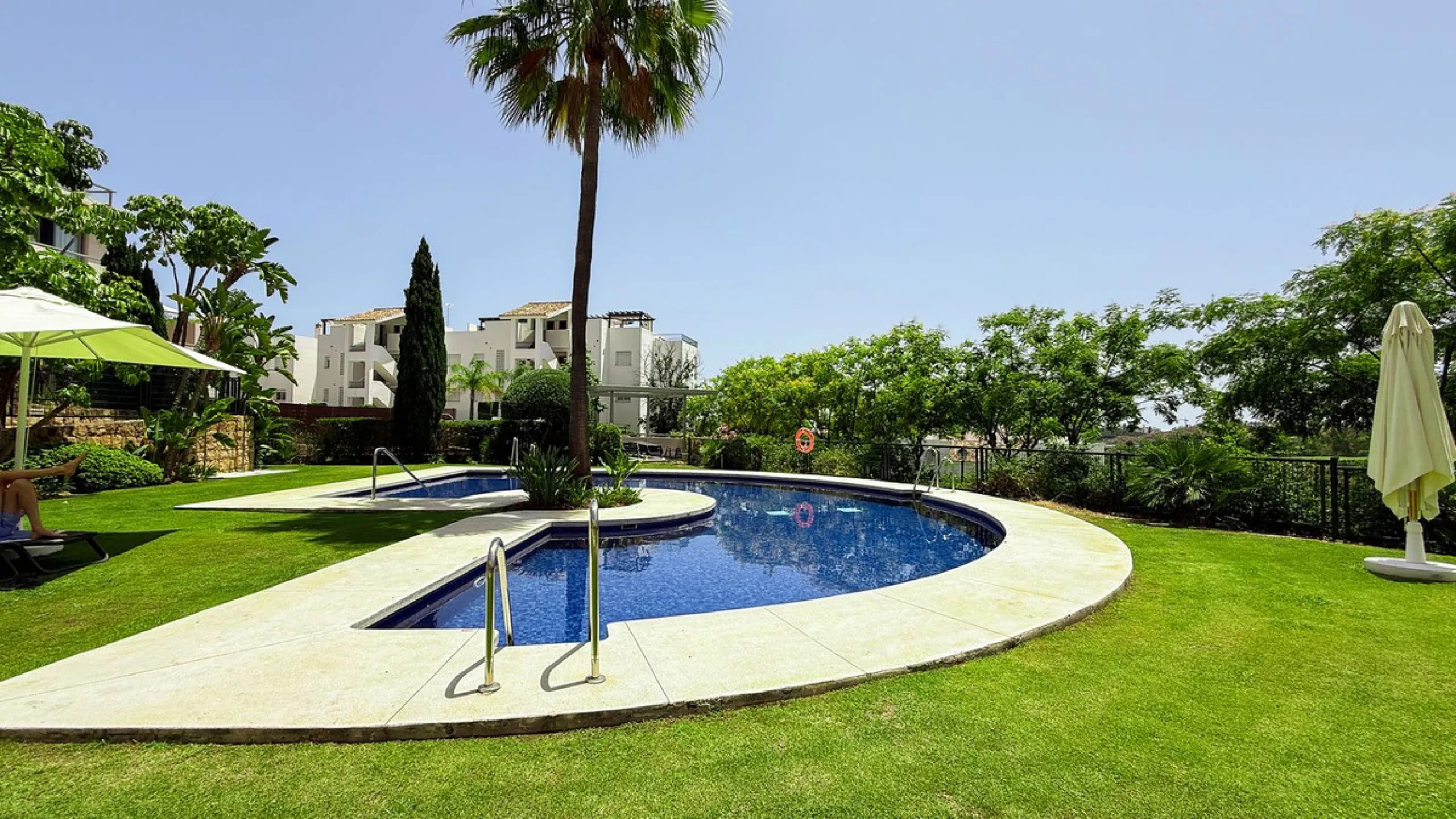 Legant 3-Bedroom Apartment in the Prestigious Los Arrayanes Golf Urbanization, Benahavís