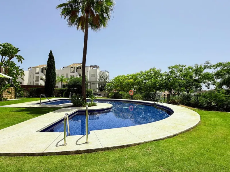 Legant 3-Bedroom Apartment in the Prestigious Los Arrayanes Golf Urbanization, Benahavís