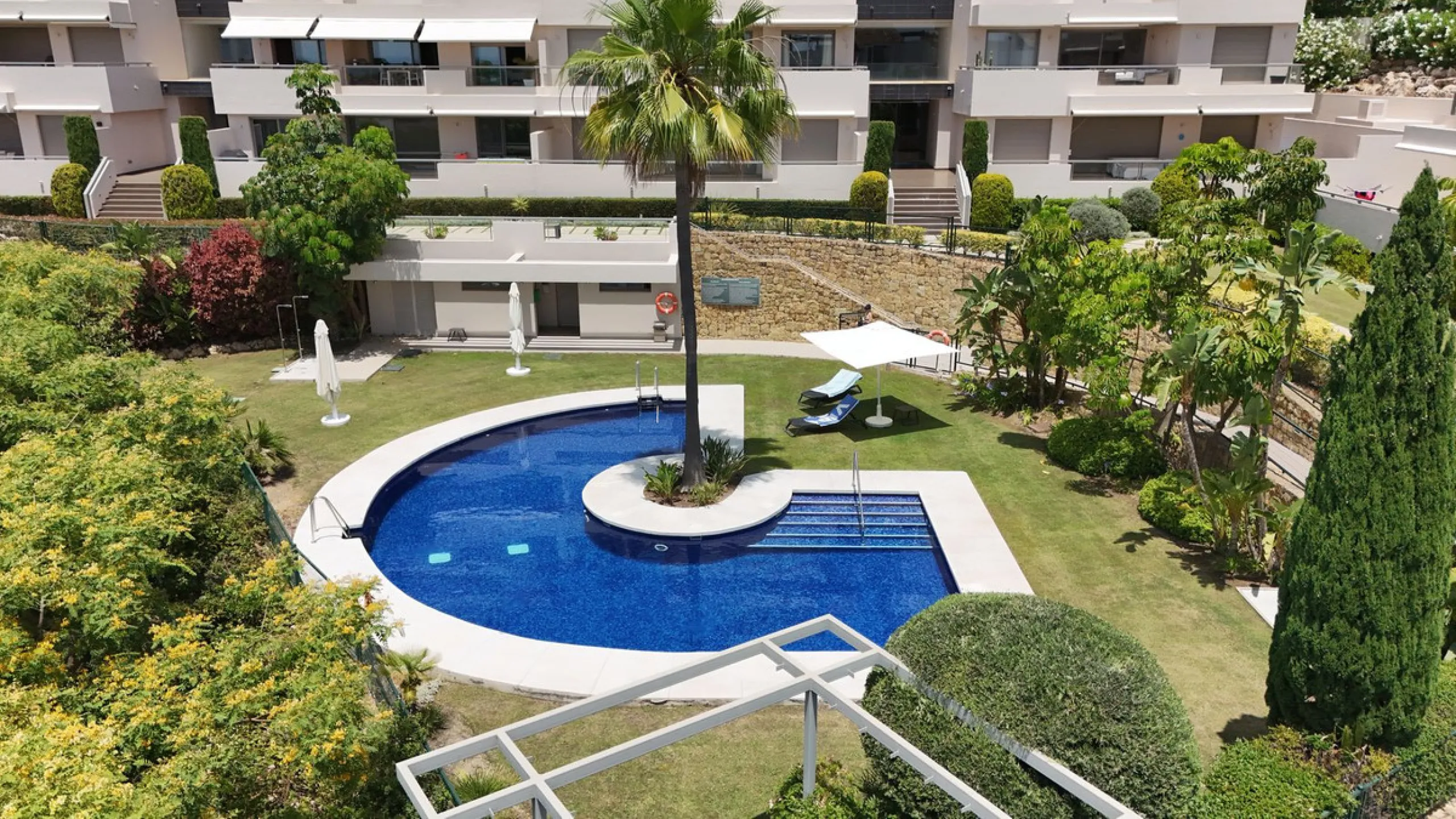 Legant 3-Bedroom Apartment in the Prestigious Los Arrayanes Golf Urbanization, Benahavís