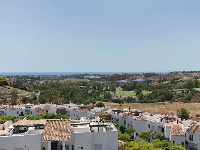 Legant 3-Bedroom Apartment in the Prestigious Los Arrayanes Golf Urbanization, Benahavís
