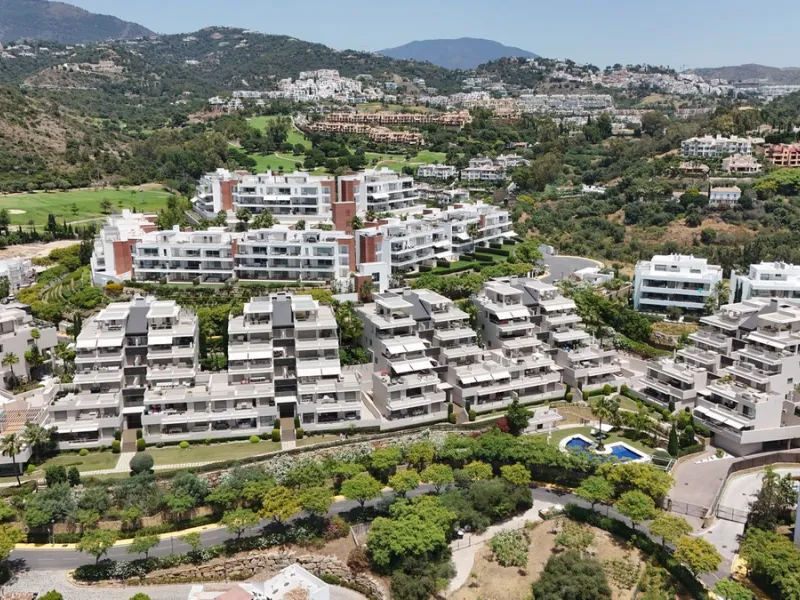 Legant 3-Bedroom Apartment in the Prestigious Los Arrayanes Golf Urbanization, Benahavís