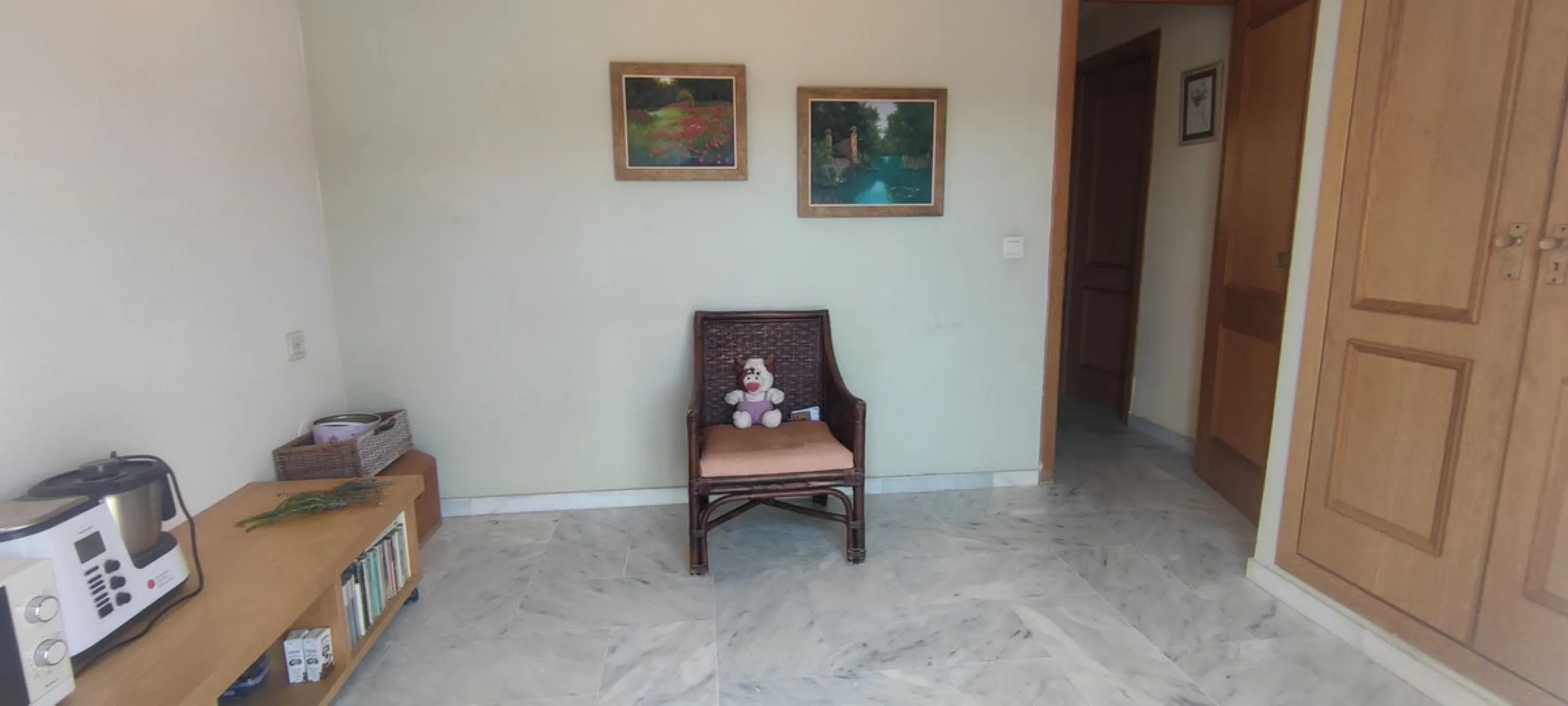Penthouse with magnificent terrace in one of the most exclusive and sought after neighbourhoods in the city of Malaga. Located in El Limonar, a quiet and residential area, but at the same time next to all the shops and services. A bus line in the same str