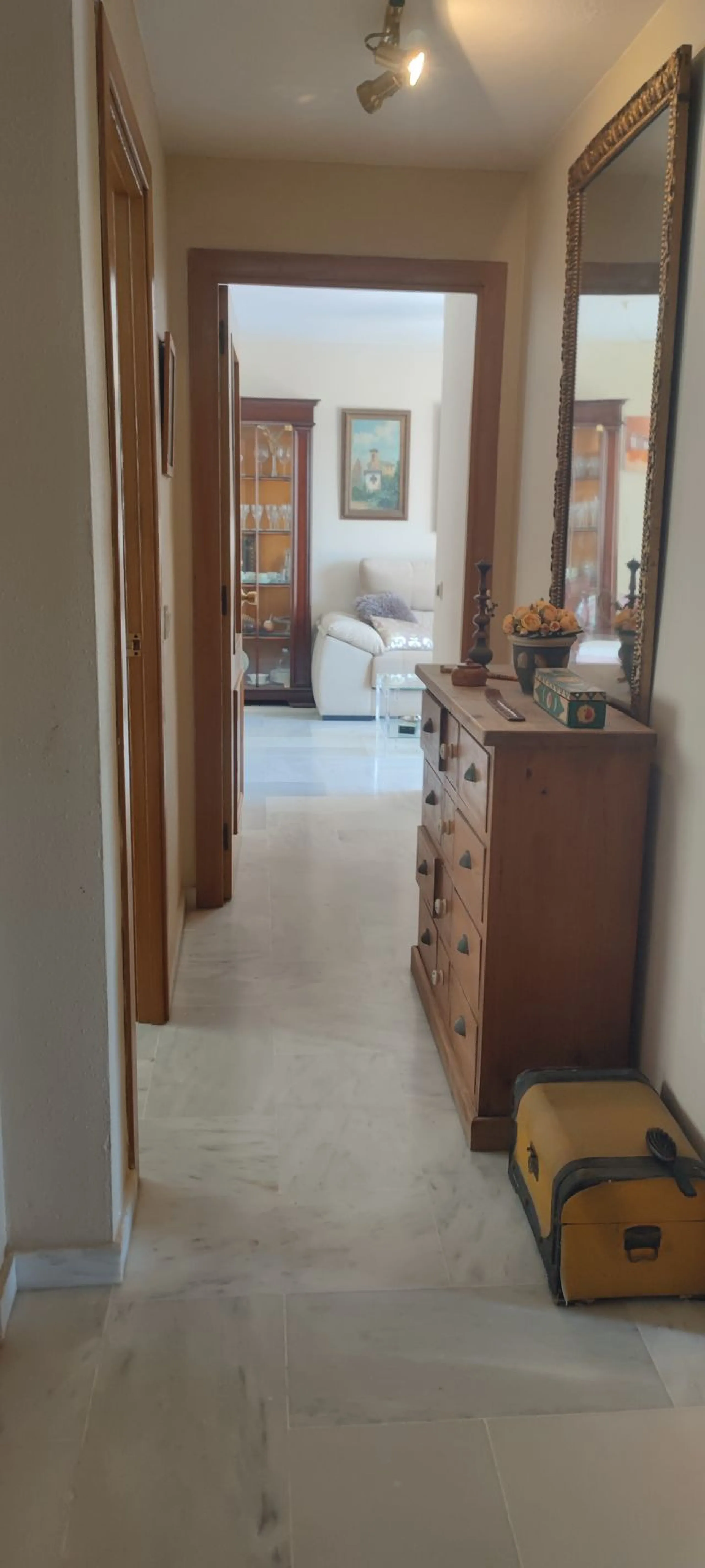 Penthouse with magnificent terrace in one of the most exclusive and sought after neighbourhoods in the city of Malaga. Located in El Limonar, a quiet and residential area, but at the same time next to all the shops and services. A bus line in the same str