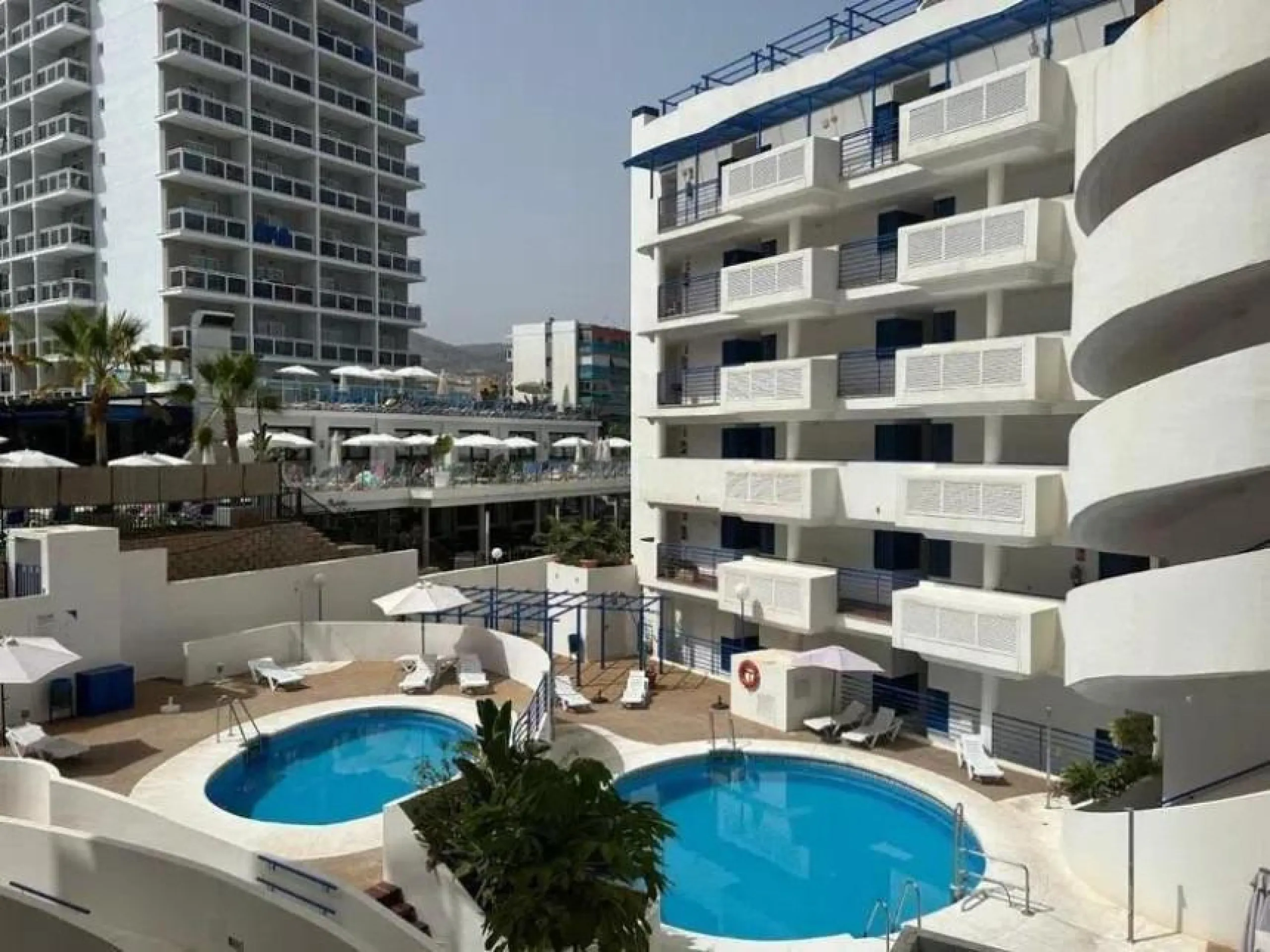 Eng.: Fully equipped apartment with the tourist licence in Benalmadena next to hotel Los Patos and only 150m from the beach!
