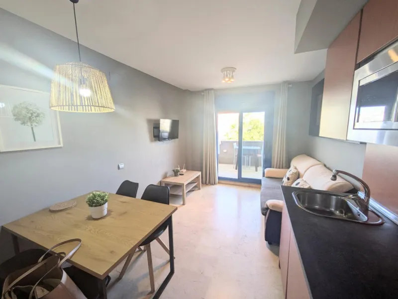 Eng.: Fully equipped apartment with the tourist licence in Benalmadena next to hotel Los Patos and only 150m from the beach!