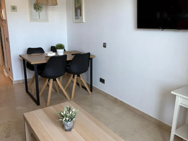 Eng.: Fully equipped apartment with the tourist licence in Benalmadena next to hotel Los Patos and only 150m from the beach!
