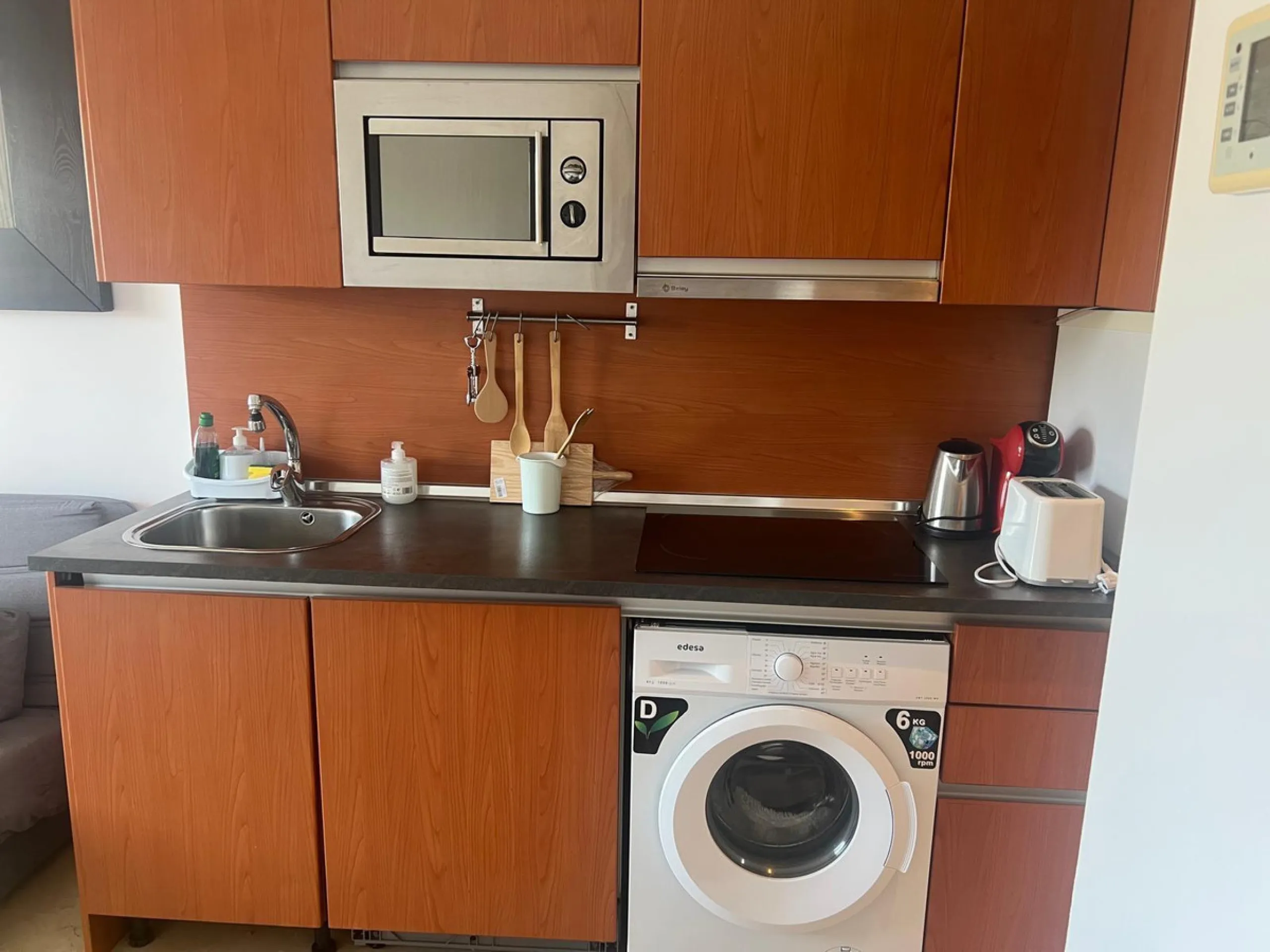Eng.: Fully equipped apartment with the tourist licence in Benalmadena next to hotel Los Patos and only 150m from the beach!