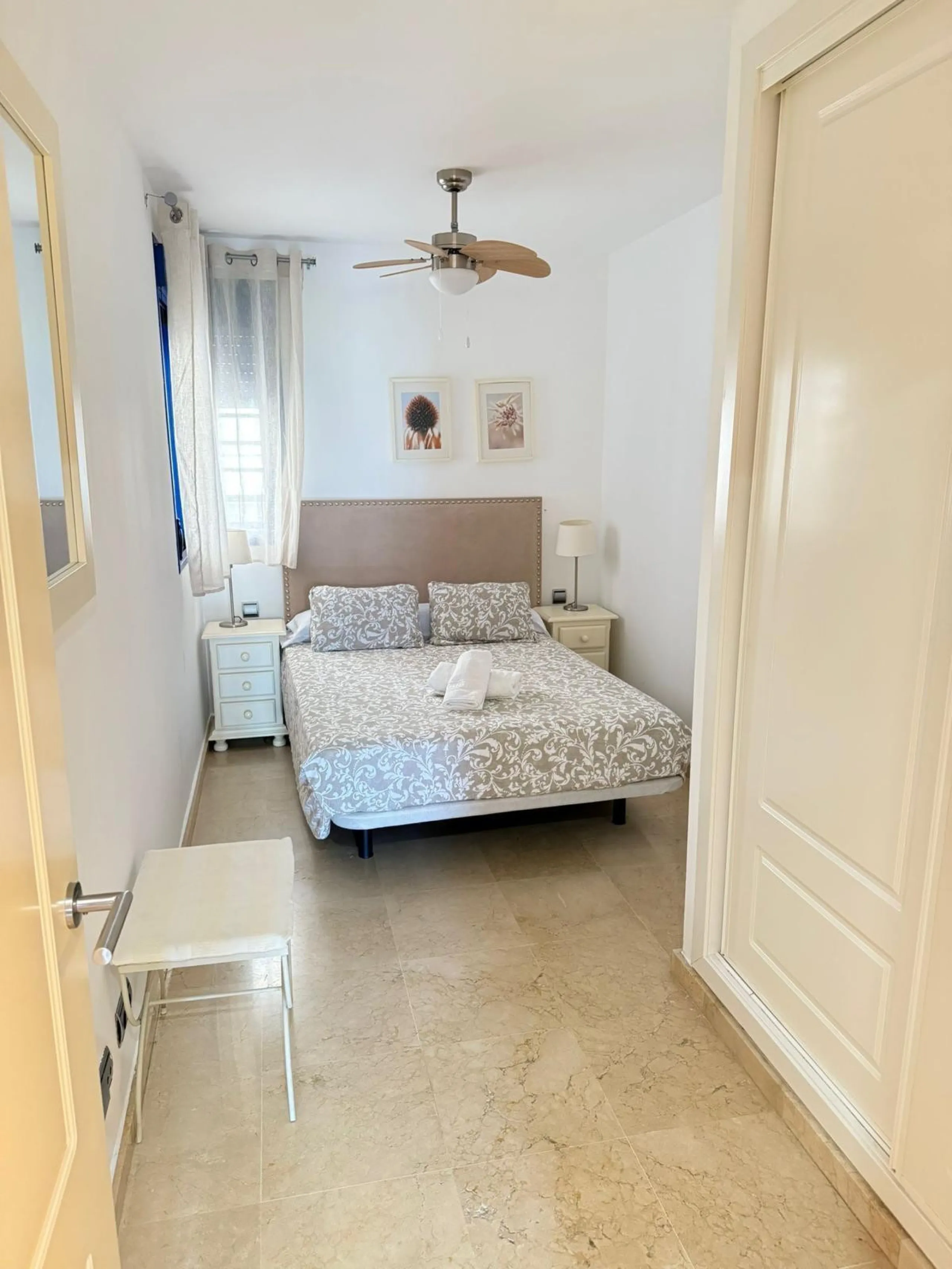 Eng.: Fully equipped apartment with the tourist licence in Benalmadena next to hotel Los Patos and only 150m from the beach!