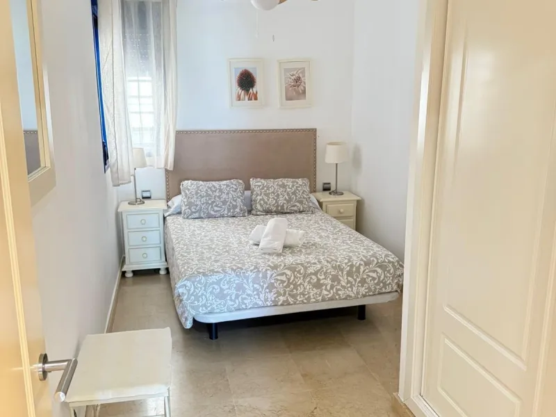 Eng.: Fully equipped apartment with the tourist licence in Benalmadena next to hotel Los Patos and only 150m from the beach!