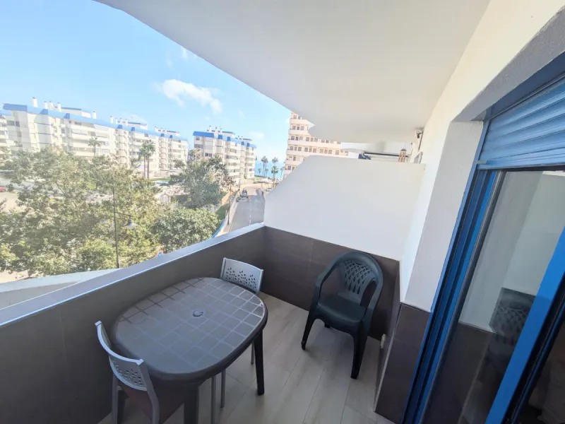 Eng.: Fully equipped apartment with the tourist licence in Benalmadena next to hotel Los Patos and only 150m from the beach!