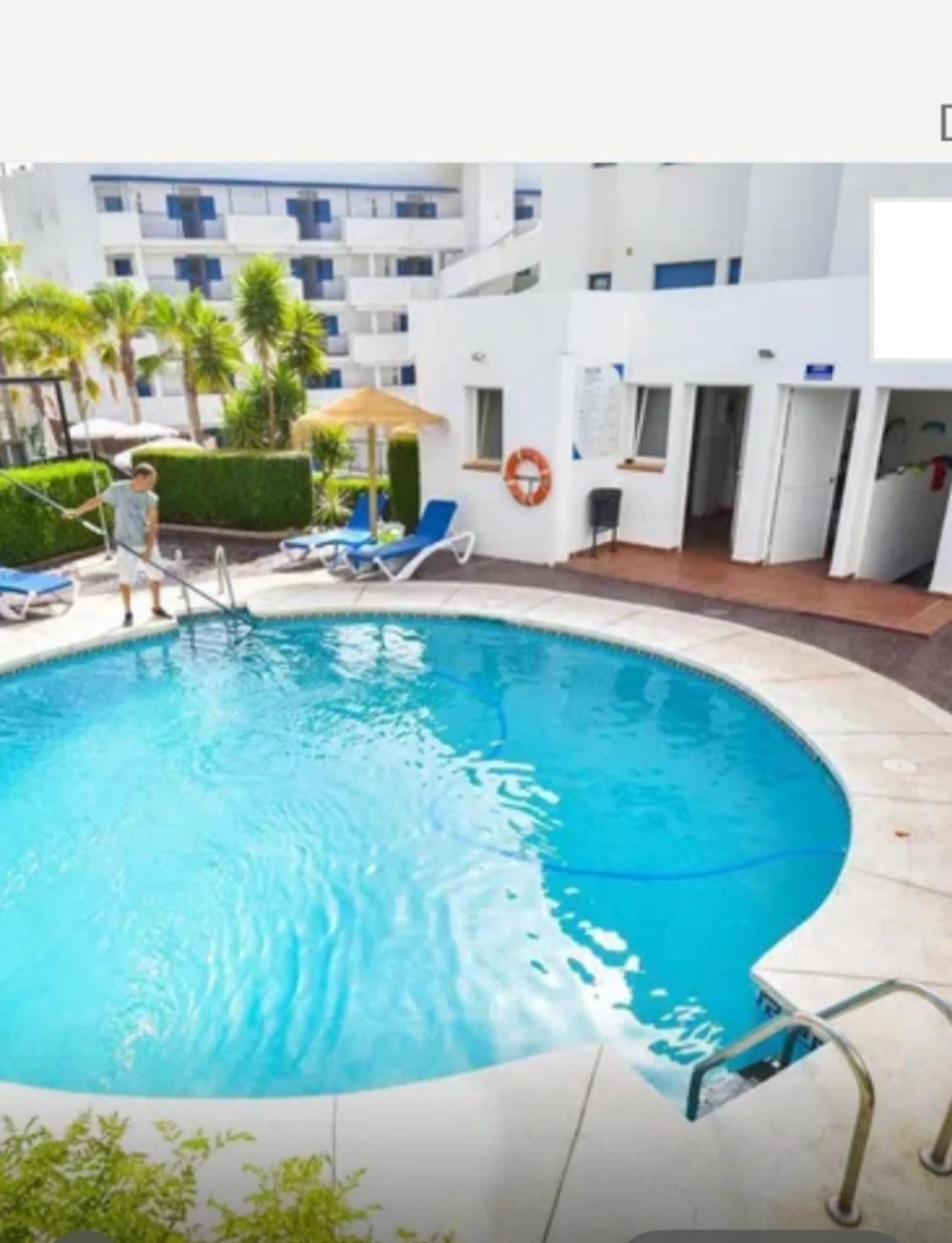 Eng.: Fully equipped apartment with the tourist licence in Benalmadena next to hotel Los Patos and only 150m from the beach!