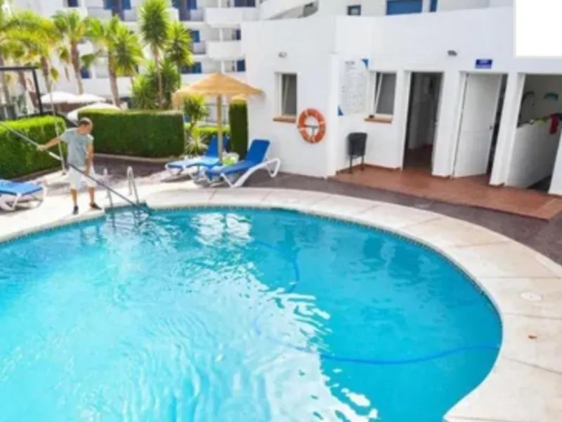 Eng.: Fully equipped apartment with the tourist licence in Benalmadena next to hotel Los Patos and only 150m from the beach!