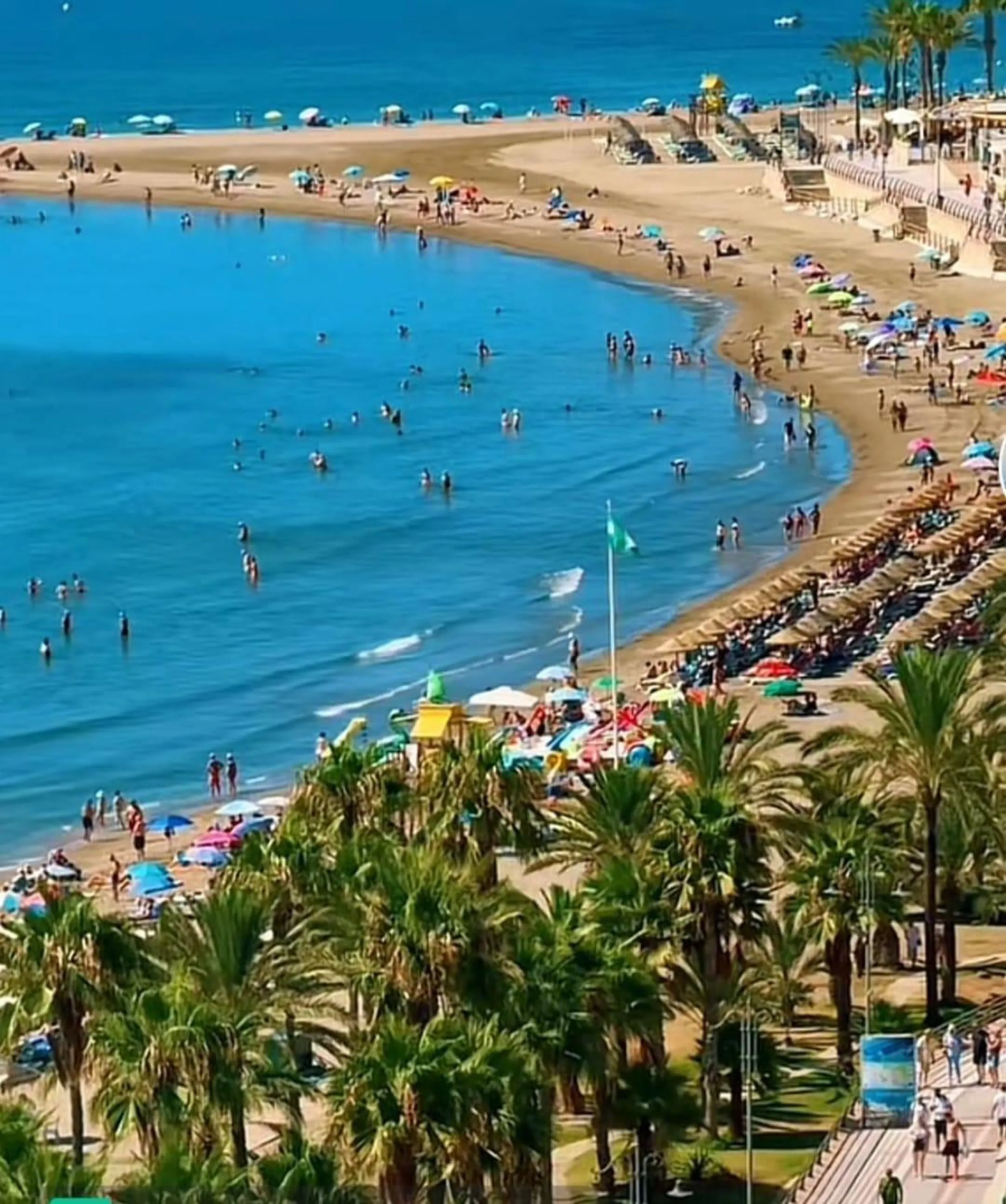Eng.: Fully equipped apartment with the tourist licence in Benalmadena next to hotel Los Patos and only 150m from the beach!