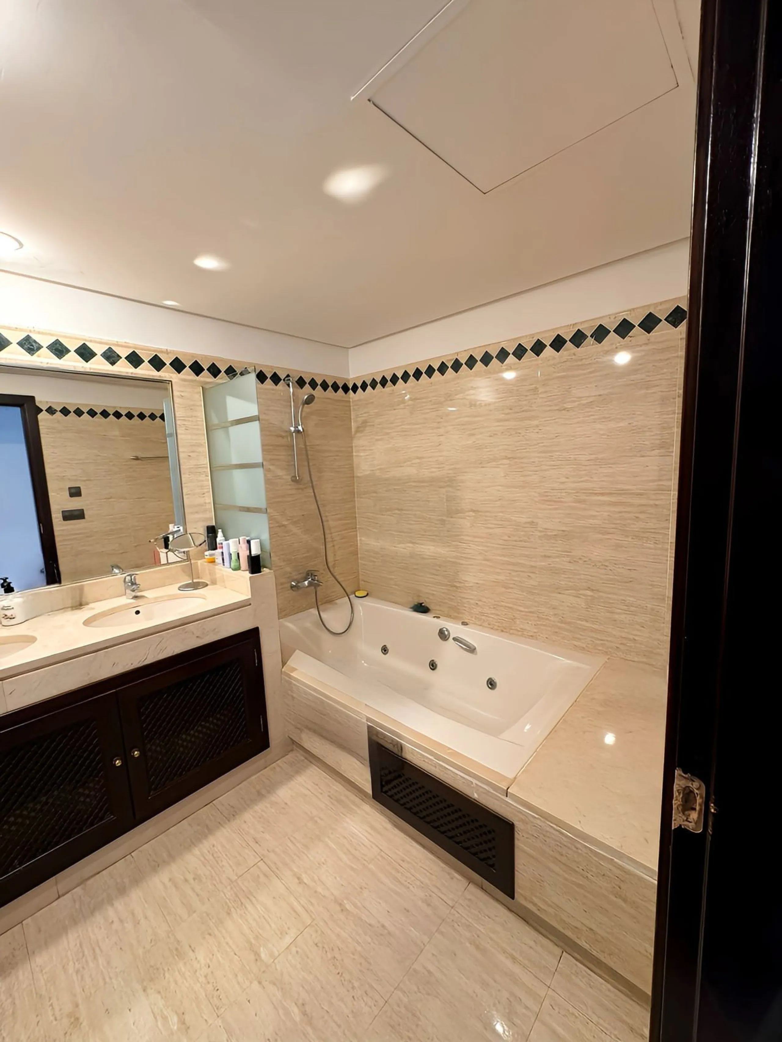 Fabulous Duplex Penthouse in La Mairena, Marbella