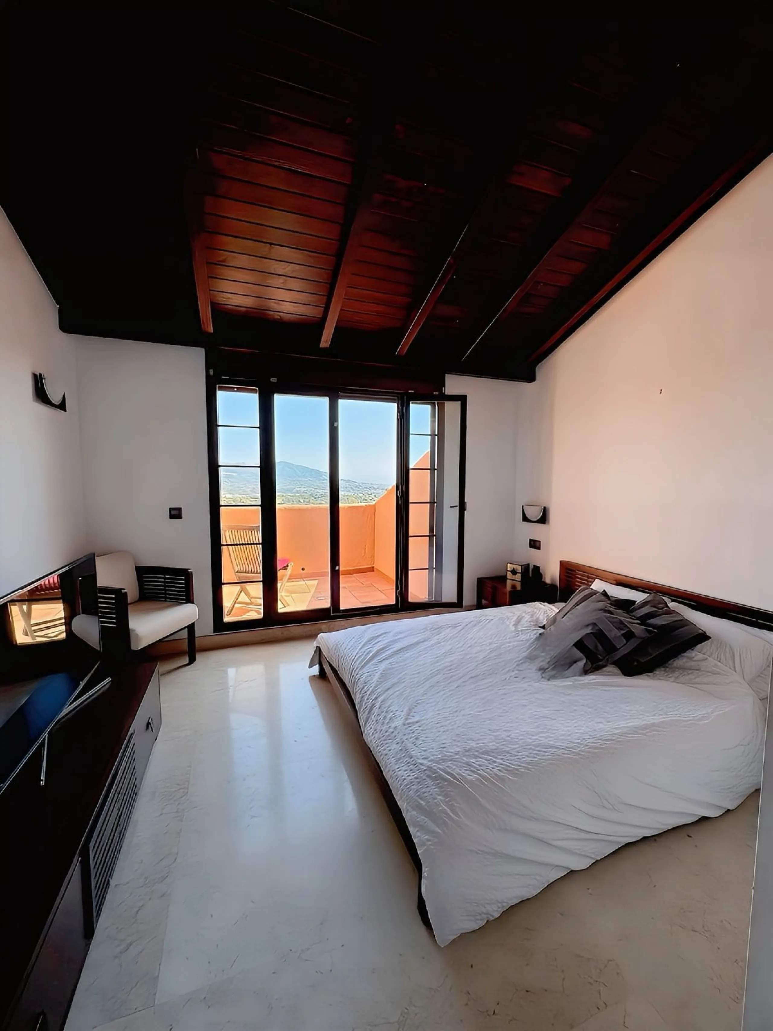 Fabulous Duplex Penthouse in La Mairena, Marbella