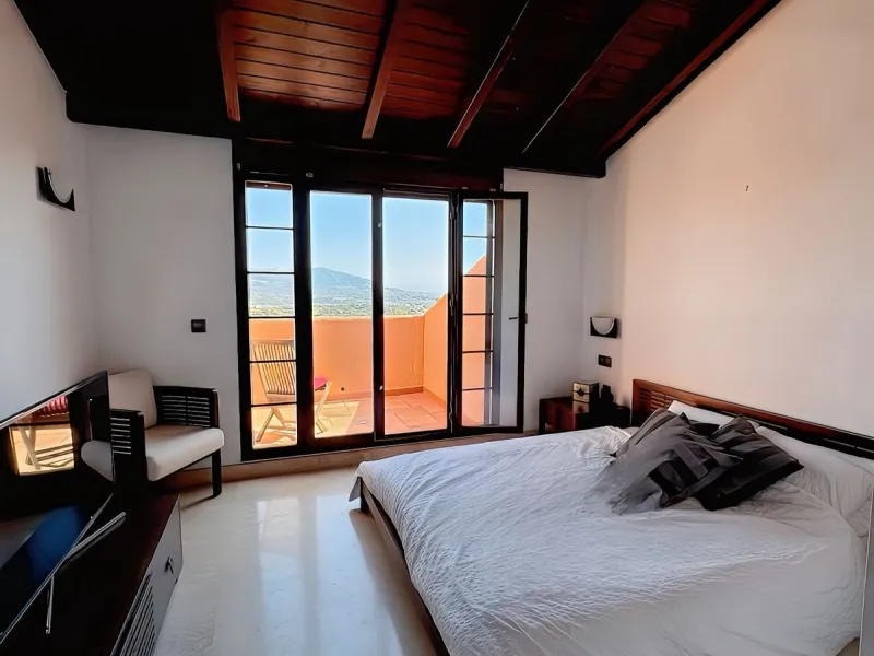 Fabulous Duplex Penthouse in La Mairena, Marbella