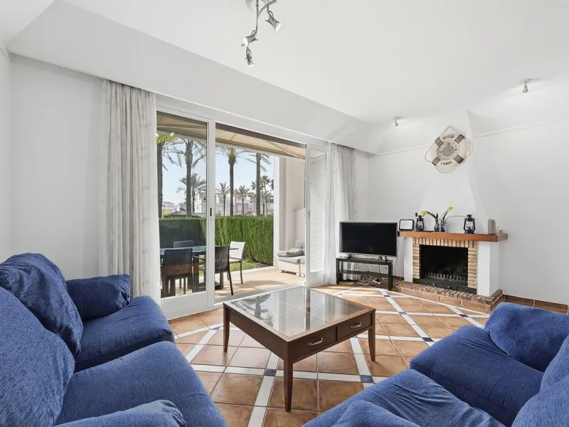 Nestled within one of Bahía de Marbella's most sought-after beachfront urbanizations, this stunning townhouse offers an unparalleled coastal living experience. Imagine waking up to the sound of the waves and having direct, private access to the golden san