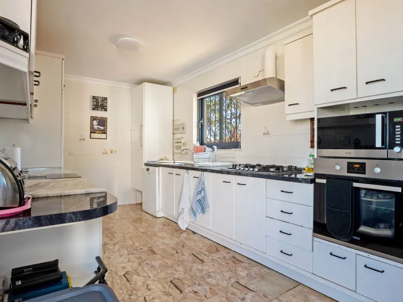 Spacious Family Villa with Sea Views, Private Pool & Prime Location near the Beach ! Walk to Bikini Beach by the Castle Fuengirola .