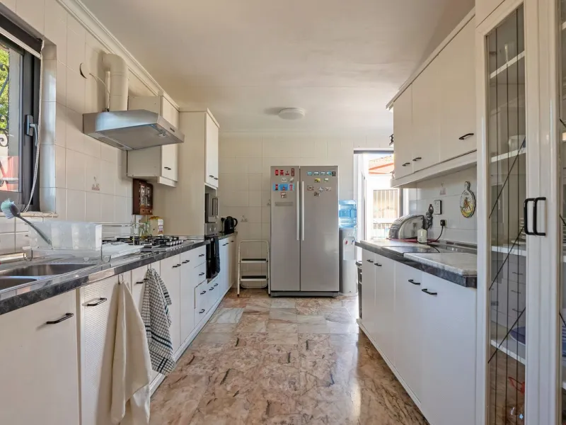 Spacious Family Villa with Sea Views, Private Pool & Prime Location near the Beach ! Walk to Bikini Beach by the Castle Fuengirola .