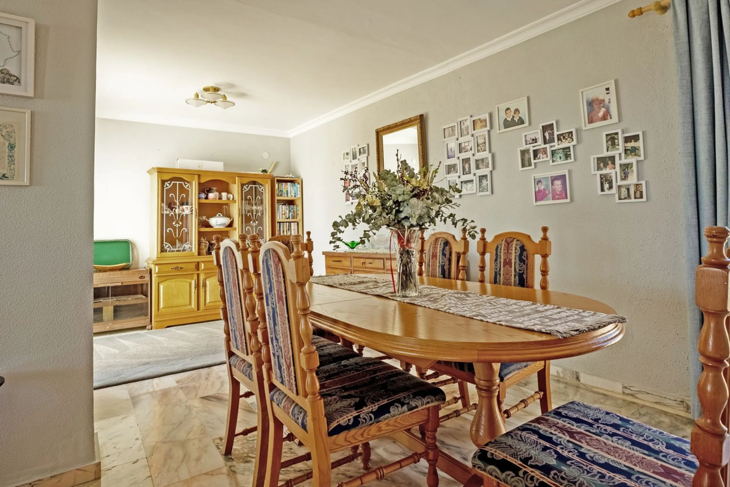 Spacious Family Villa with Sea Views, Private Pool & Prime Location near the Beach ! Walk to Bikini Beach by the Castle Fuengirola .