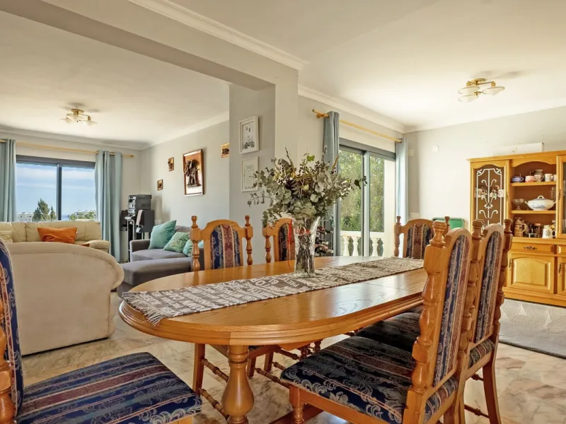 Spacious Family Villa with Sea Views, Private Pool & Prime Location near the Beach ! Walk to Bikini Beach by the Castle Fuengirola .