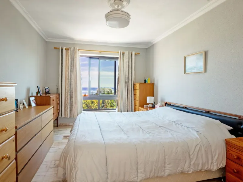 Spacious Family Villa with Sea Views, Private Pool & Prime Location near the Beach ! Walk to Bikini Beach by the Castle Fuengirola .