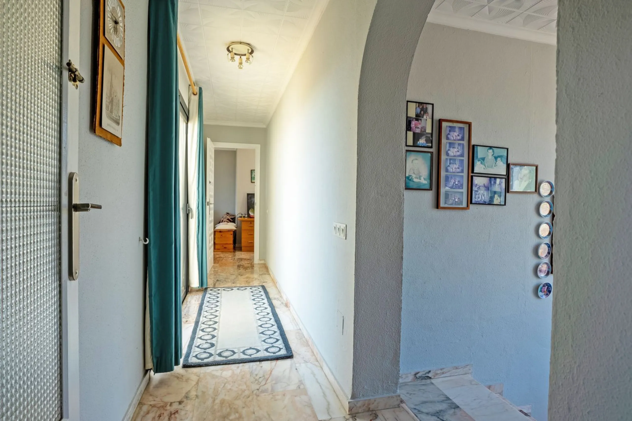 Spacious Family Villa with Sea Views, Private Pool & Prime Location near the Beach ! Walk to Bikini Beach by the Castle Fuengirola .