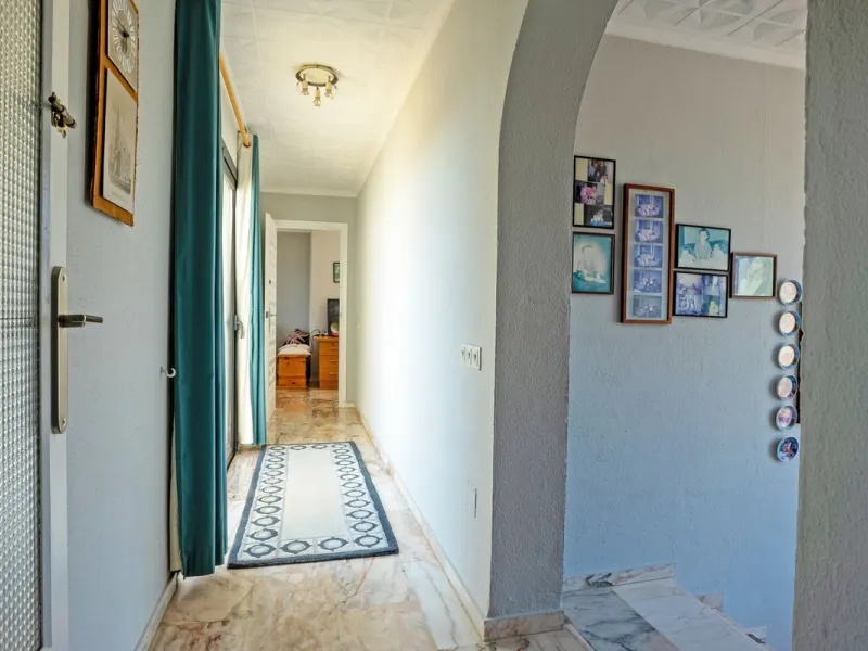 Spacious Family Villa with Sea Views, Private Pool & Prime Location near the Beach ! Walk to Bikini Beach by the Castle Fuengirola .