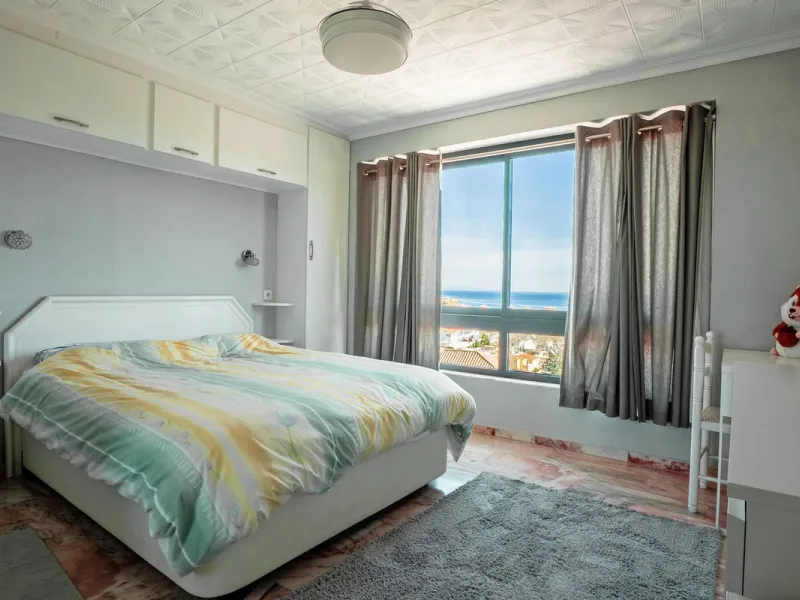 Spacious Family Villa with Sea Views, Private Pool & Prime Location near the Beach ! Walk to Bikini Beach by the Castle Fuengirola .