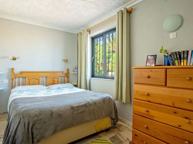 Spacious Family Villa with Sea Views, Private Pool & Prime Location near the Beach ! Walk to Bikini Beach by the Castle Fuengirola .