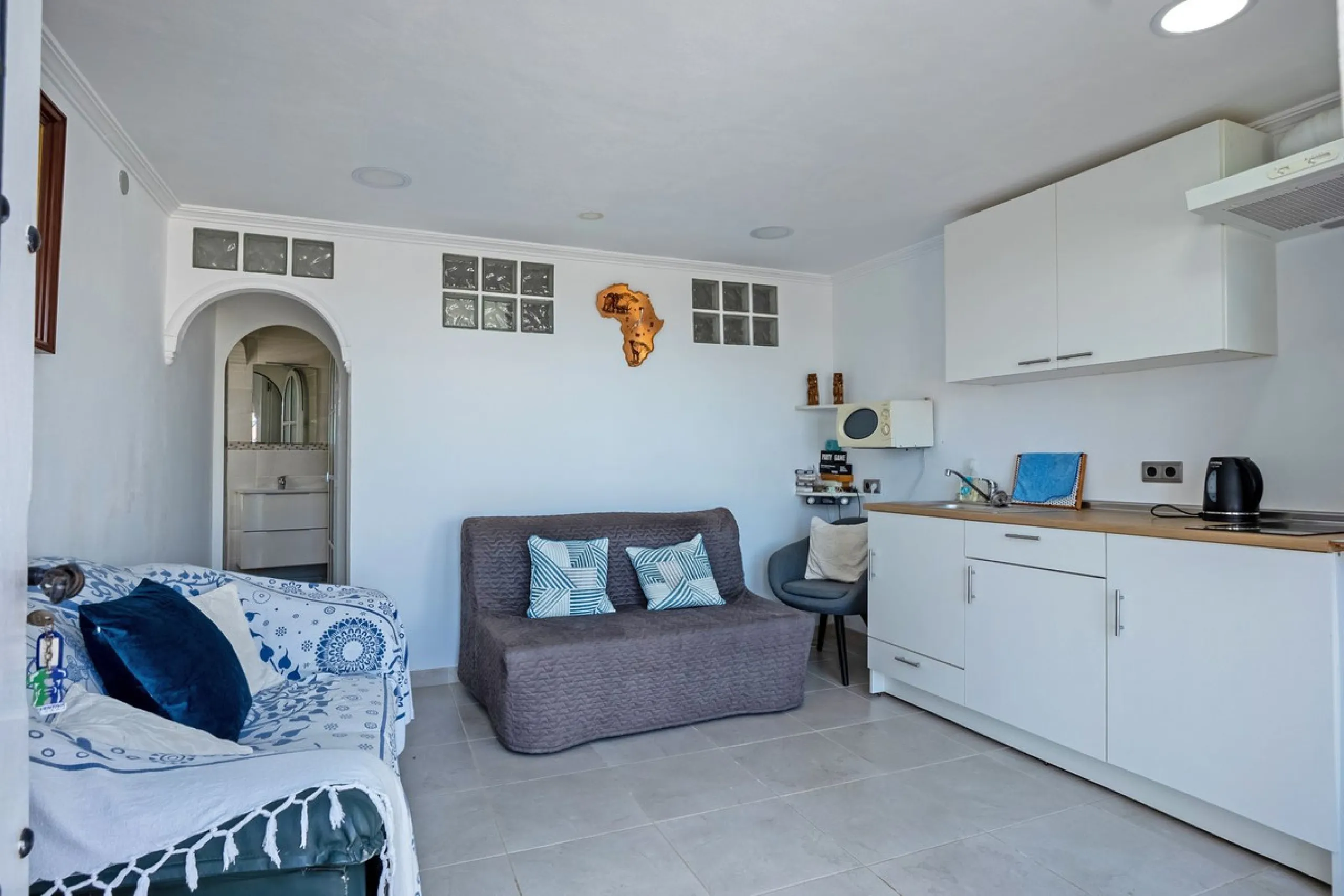 Spacious Family Villa with Sea Views, Private Pool & Prime Location near the Beach ! Walk to Bikini Beach by the Castle Fuengirola .