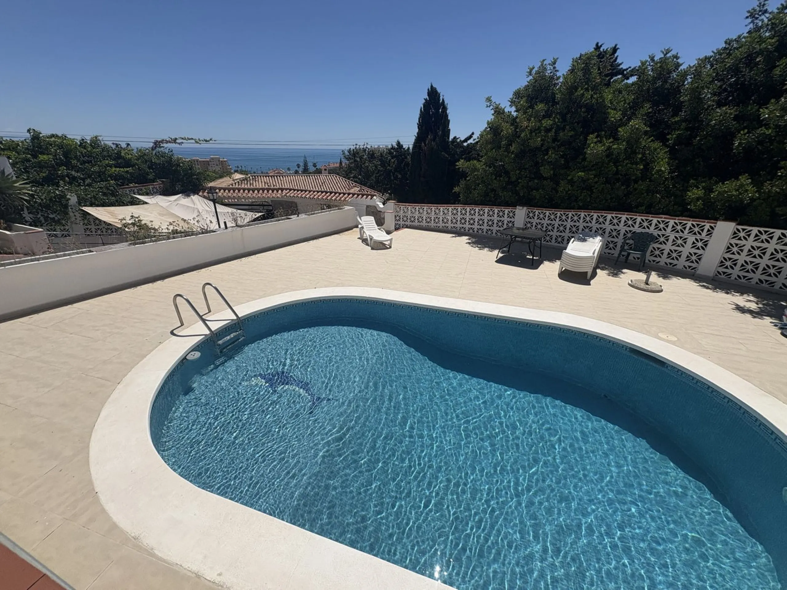 Spacious Family Villa with Sea Views, Private Pool & Prime Location near the Beach ! Walk to Bikini Beach by the Castle Fuengirola .