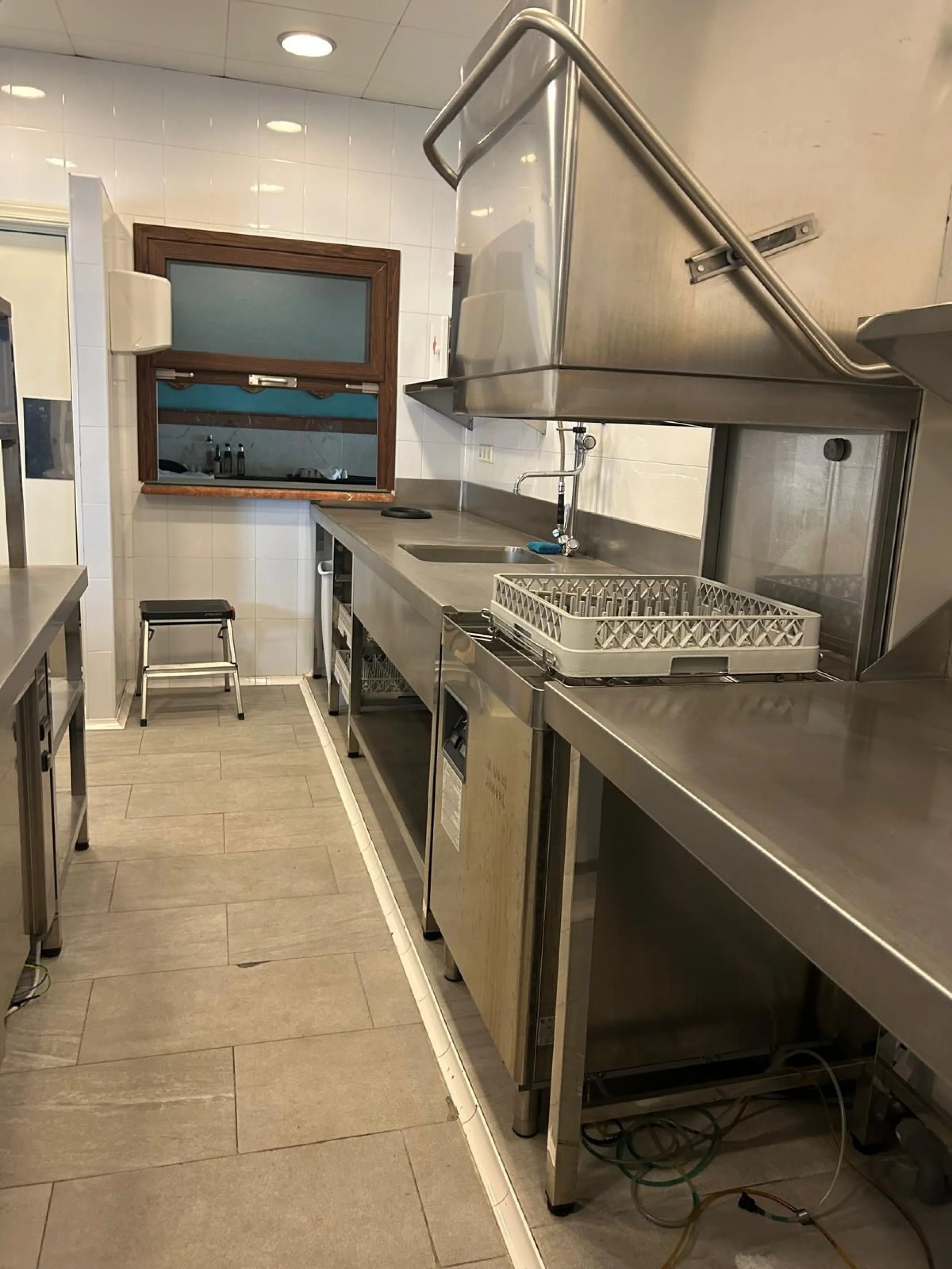 FOR SALE: TWO RESTAURANTS ON THE SAME PLOT – UNIQUE OPPORTUNITY IN EL PARAÍSO, ESTEPONA