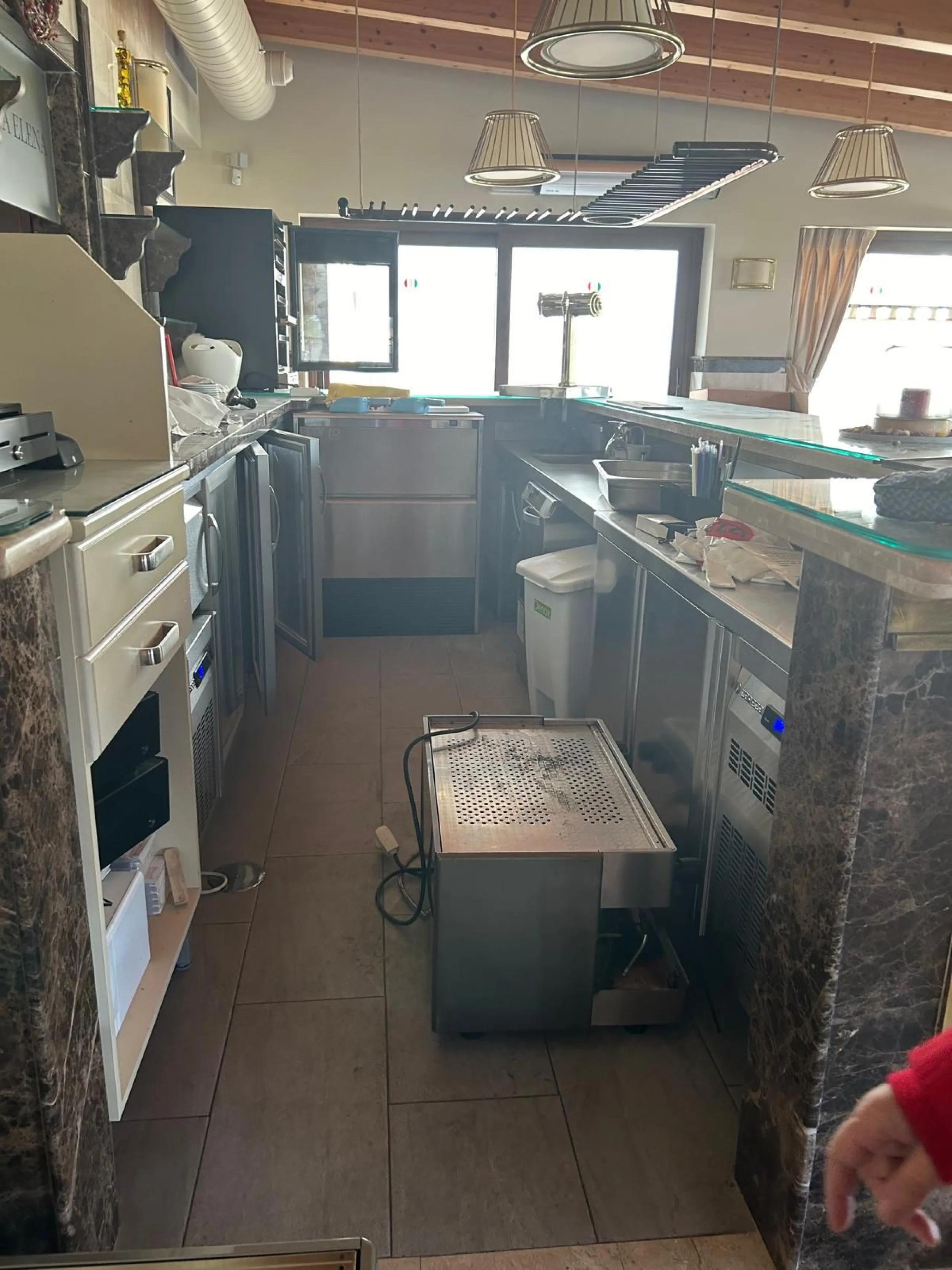 FOR SALE: TWO RESTAURANTS ON THE SAME PLOT – UNIQUE OPPORTUNITY IN EL PARAÍSO, ESTEPONA