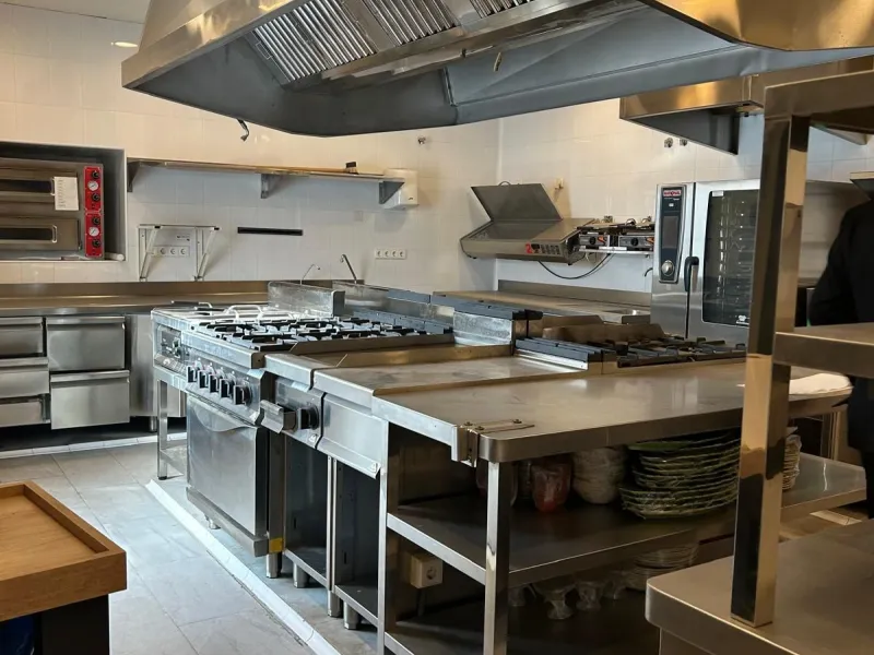 FOR SALE: TWO RESTAURANTS ON THE SAME PLOT – UNIQUE OPPORTUNITY IN EL PARAÍSO, ESTEPONA