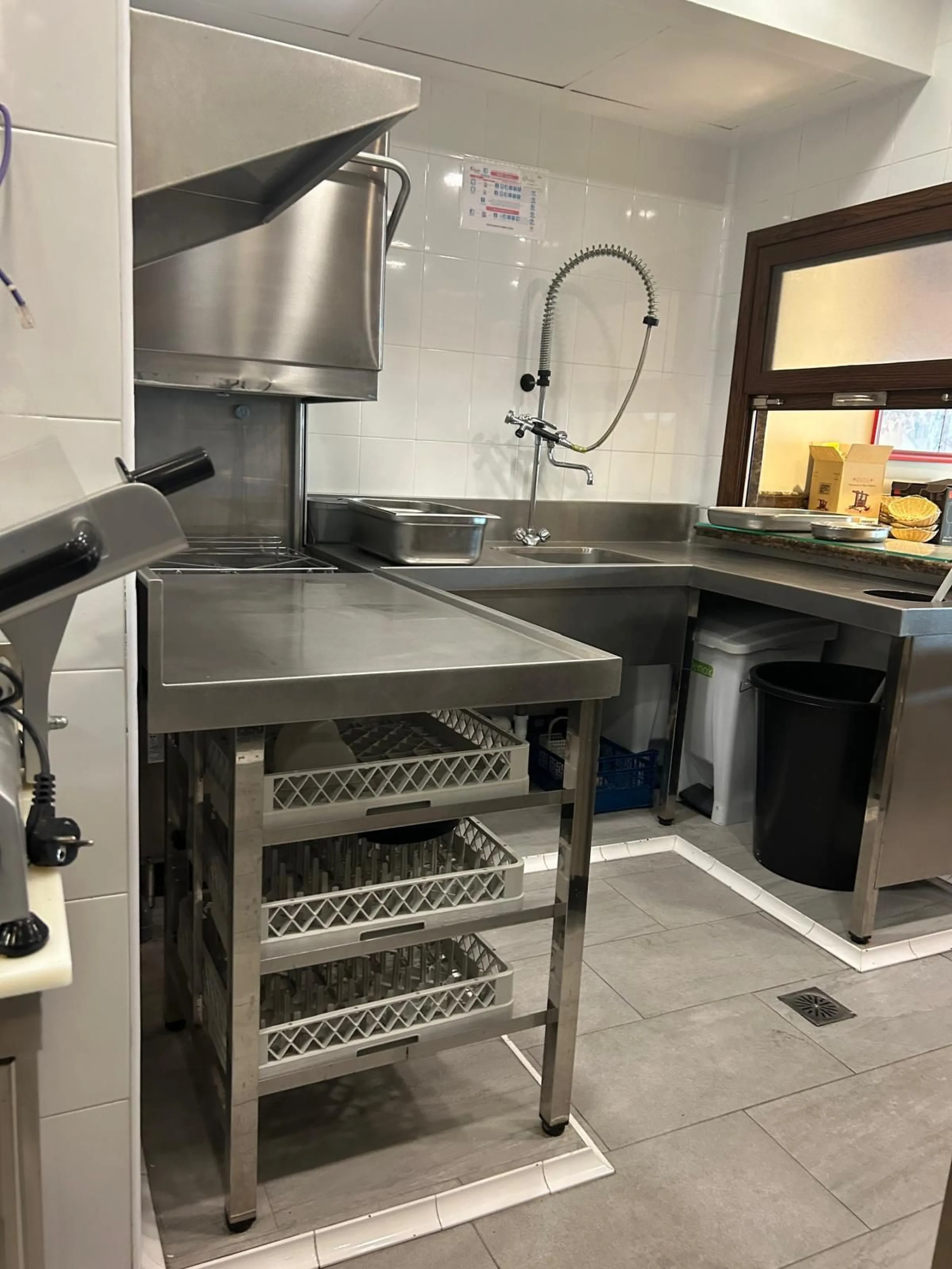 FOR SALE: TWO RESTAURANTS ON THE SAME PLOT – UNIQUE OPPORTUNITY IN EL PARAÍSO, ESTEPONA