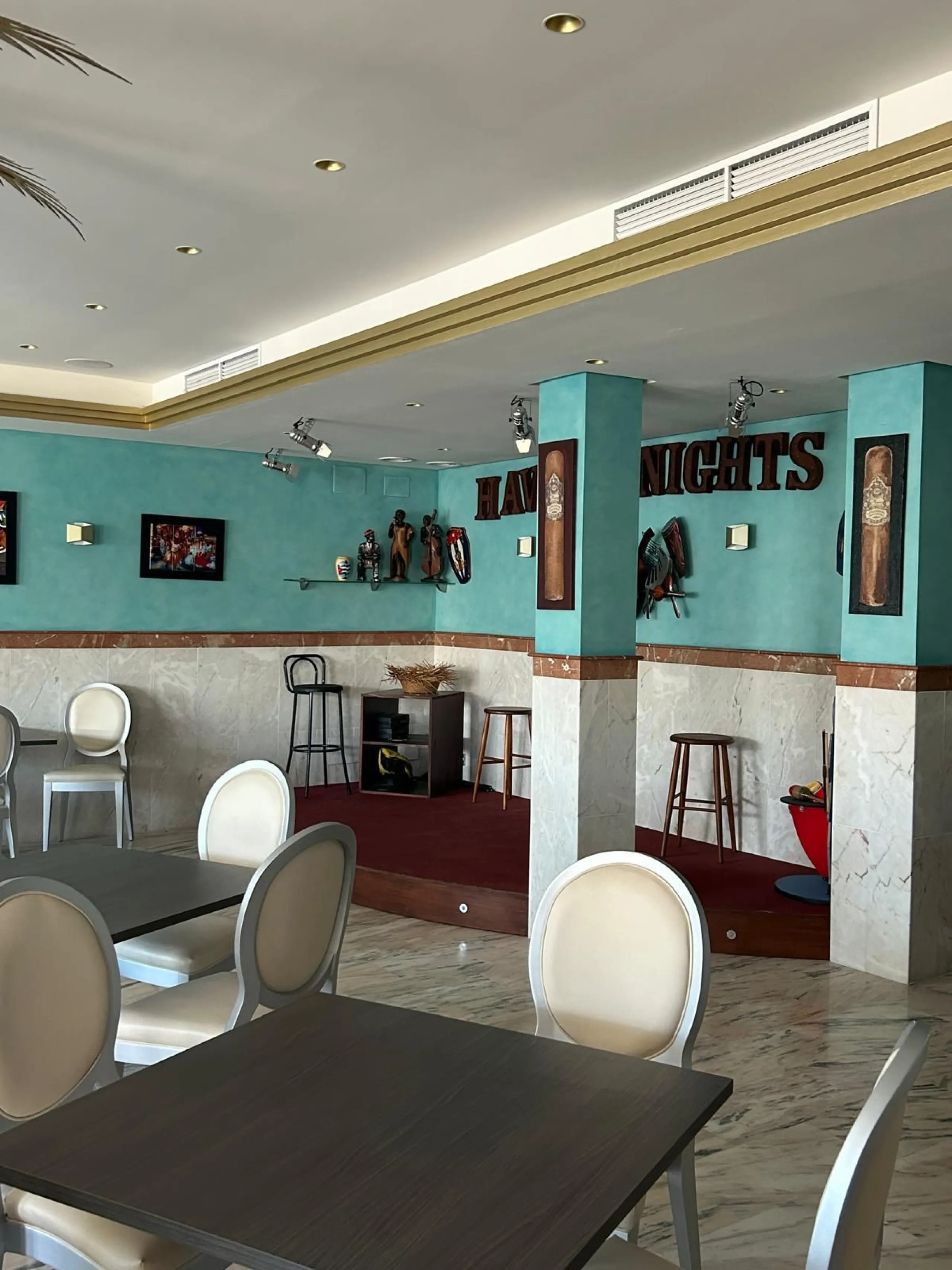 FOR SALE: TWO RESTAURANTS ON THE SAME PLOT – UNIQUE OPPORTUNITY IN EL PARAÍSO, ESTEPONA
