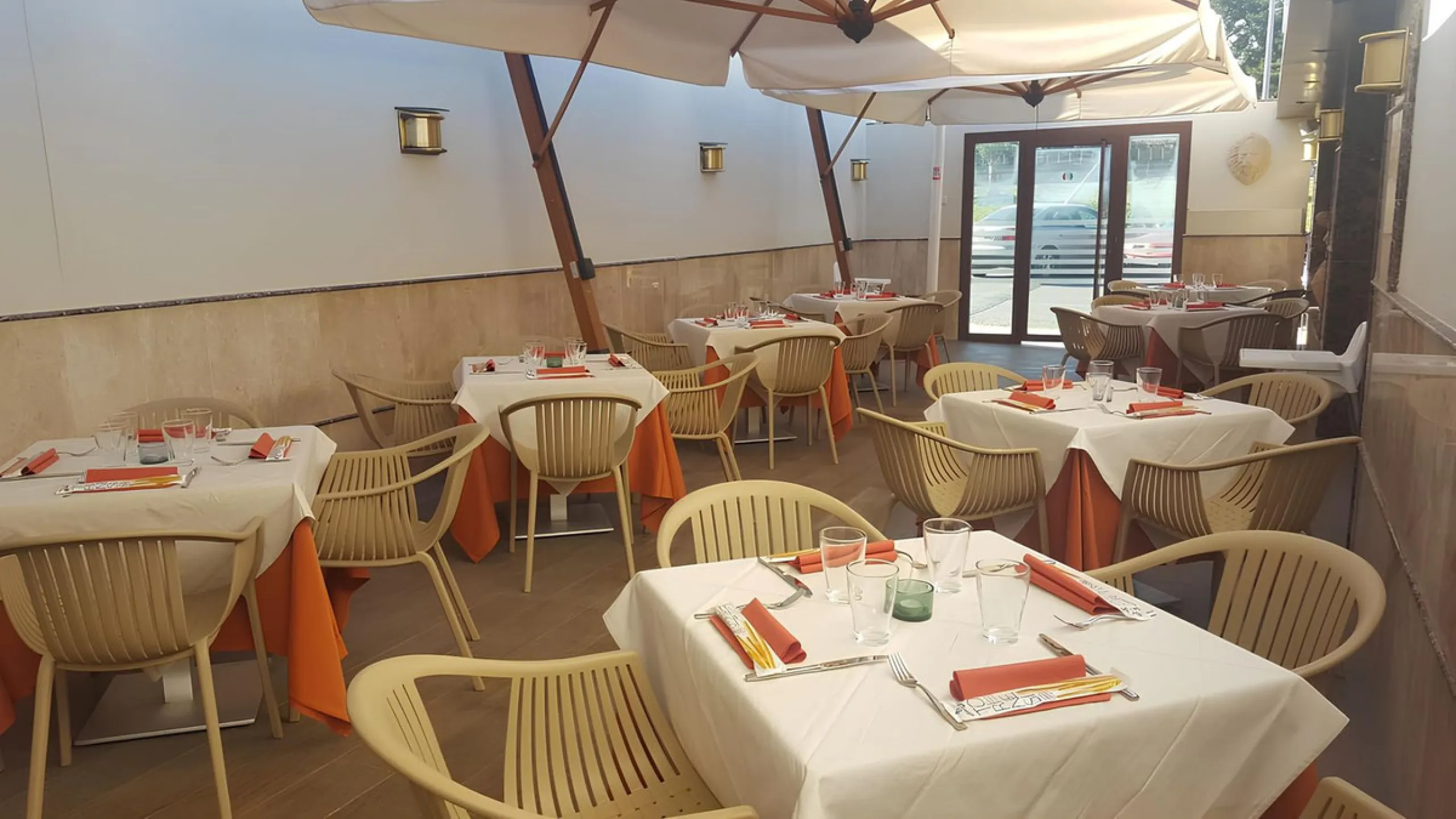 FOR SALE: TWO RESTAURANTS ON THE SAME PLOT – UNIQUE OPPORTUNITY IN EL PARAÍSO, ESTEPONA