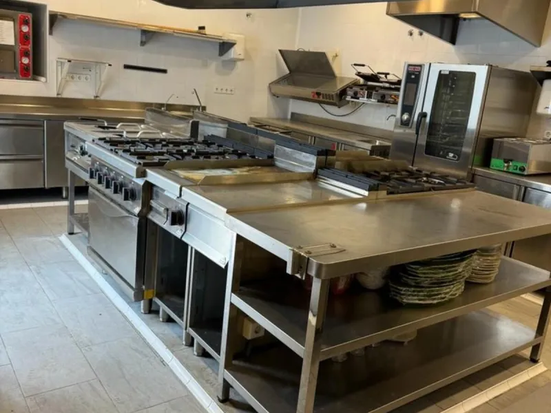 FOR SALE: TWO RESTAURANTS ON THE SAME PLOT – UNIQUE OPPORTUNITY IN EL PARAÍSO, ESTEPONA