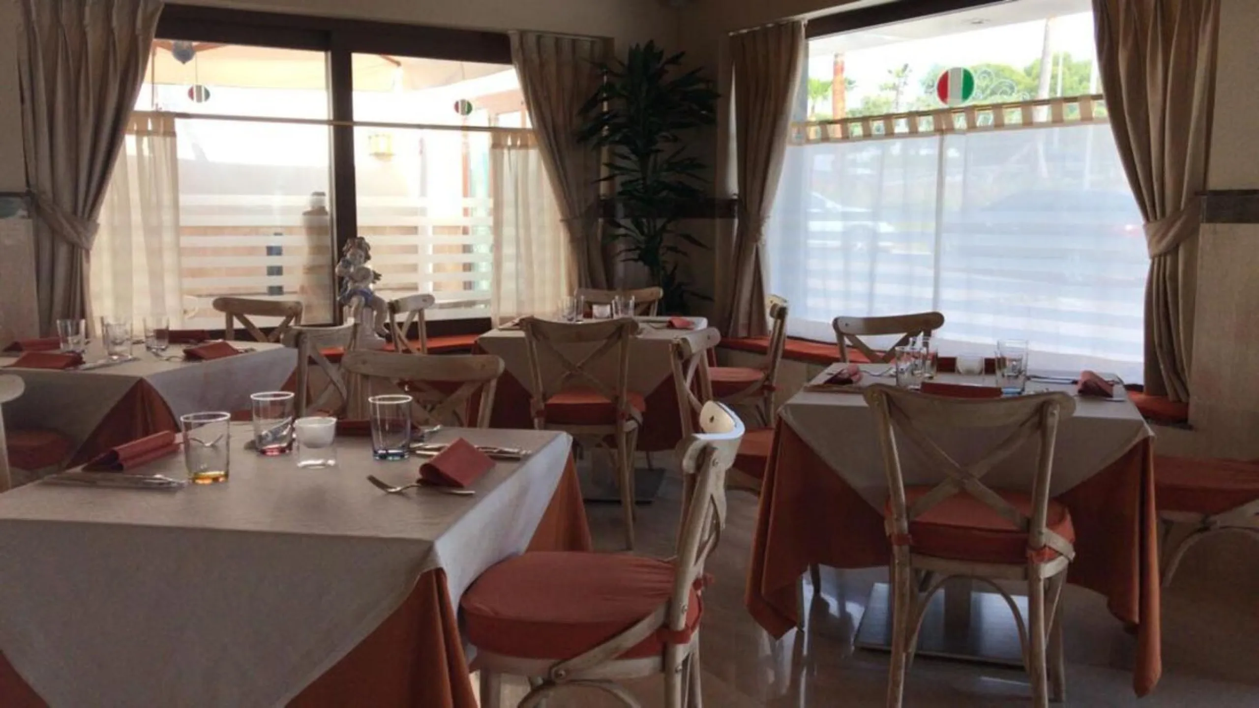 FOR SALE: TWO RESTAURANTS ON THE SAME PLOT – UNIQUE OPPORTUNITY IN EL PARAÍSO, ESTEPONA