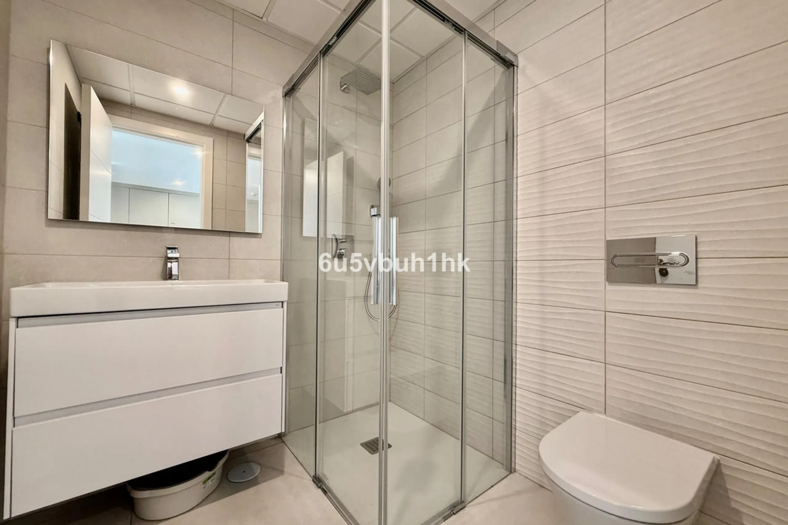 Welcome to your new home just 300 metres from one of Marbella's finest beaches, where modern comfort meets relaxed coastal living. This beautiful ground-floor apartment is located in an elegant and contemporary residential community designed to offer conv