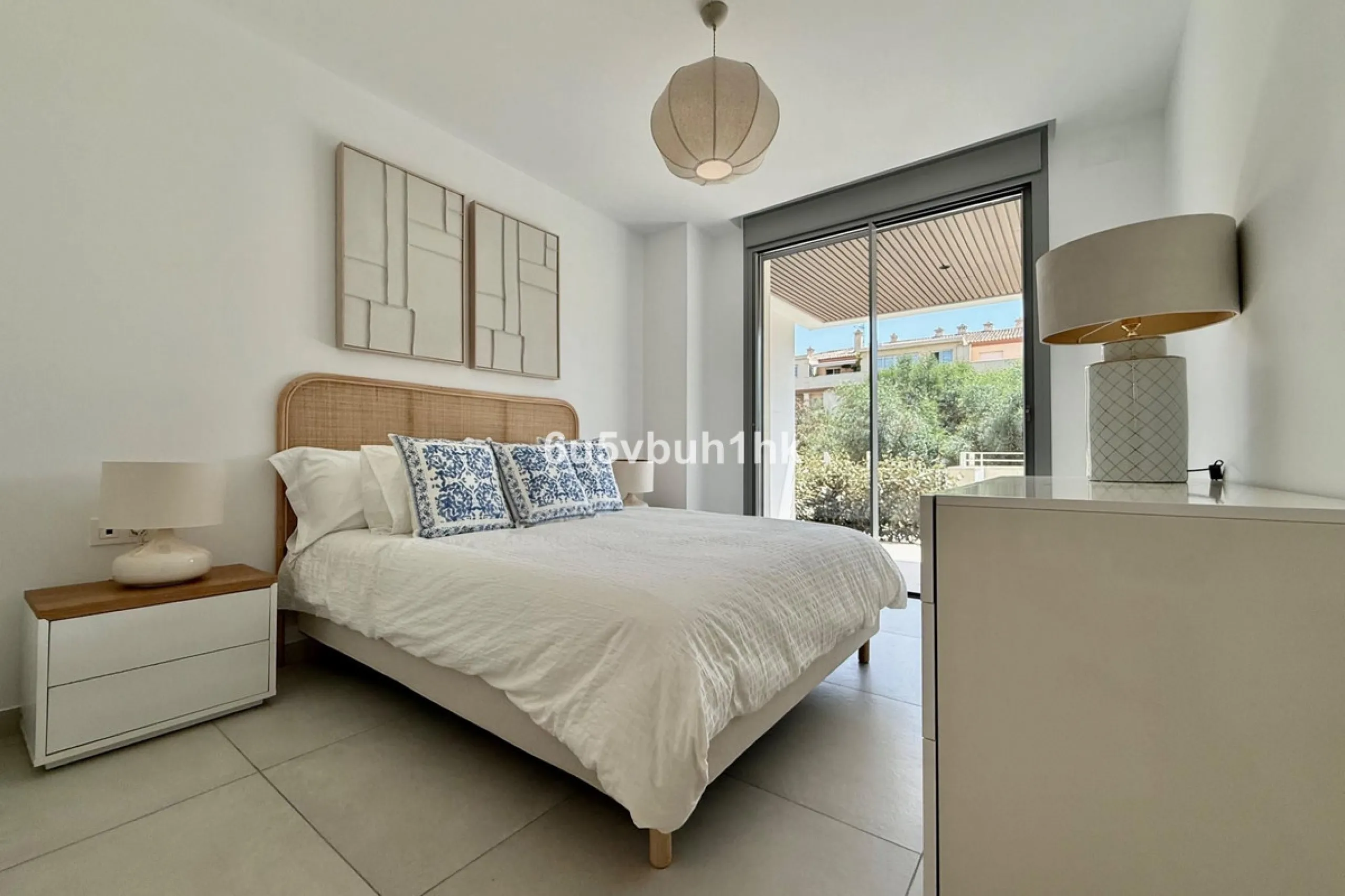 Welcome to your new home just 300 metres from one of Marbella's finest beaches, where modern comfort meets relaxed coastal living. This beautiful ground-floor apartment is located in an elegant and contemporary residential community designed to offer conv
