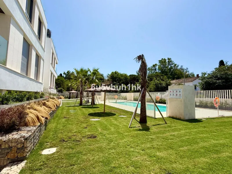 Welcome to your new home just 300 metres from one of Marbella's finest beaches, where modern comfort meets relaxed coastal living. This beautiful ground-floor apartment is located in an elegant and contemporary residential community designed to offer conv