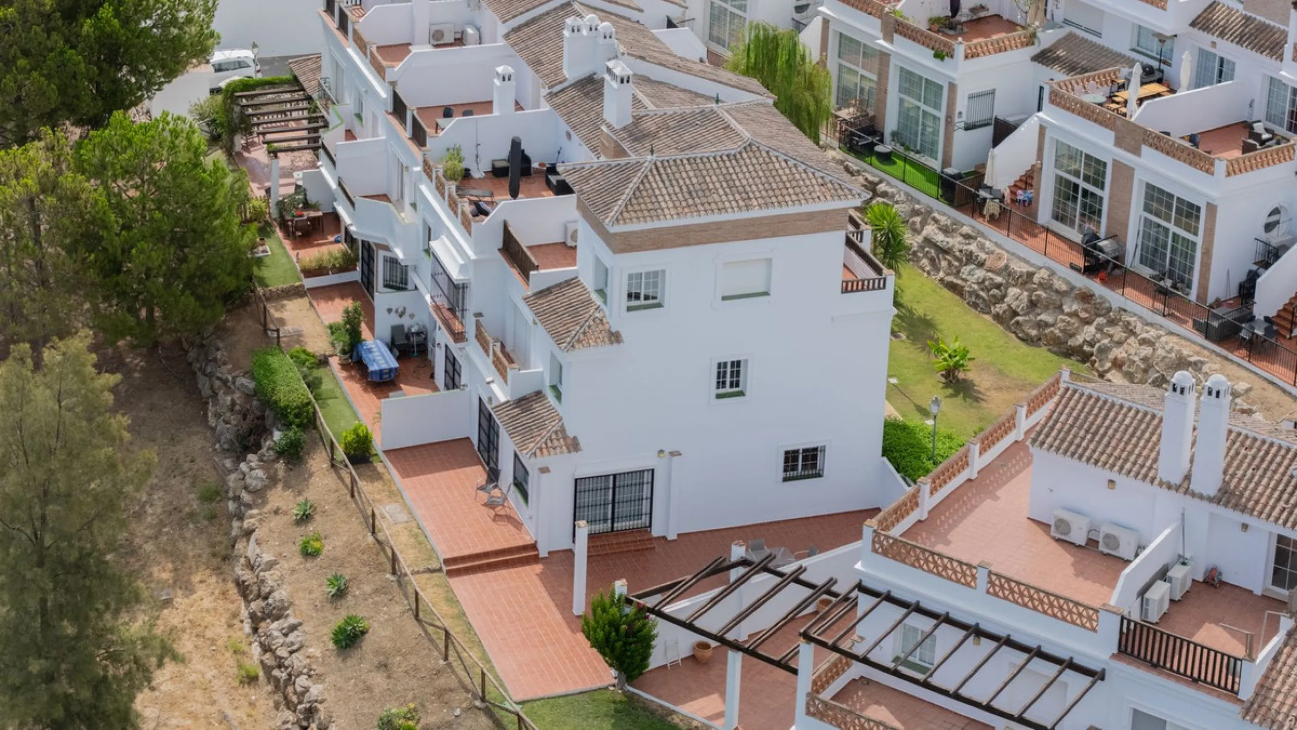 Very spacious home in the scenic Golf Resort near Malaga.