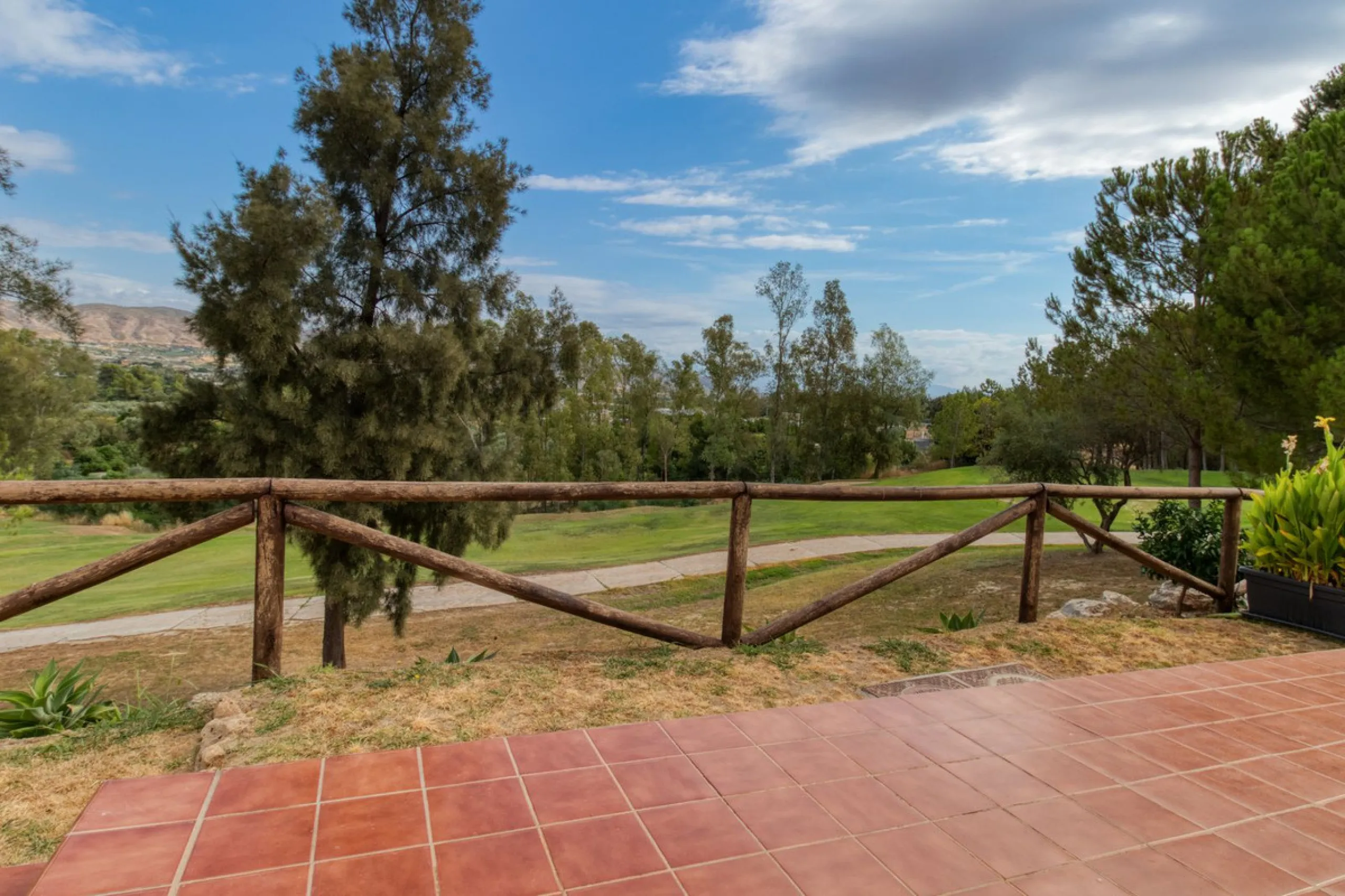 Very spacious home in the scenic Golf Resort near Malaga.