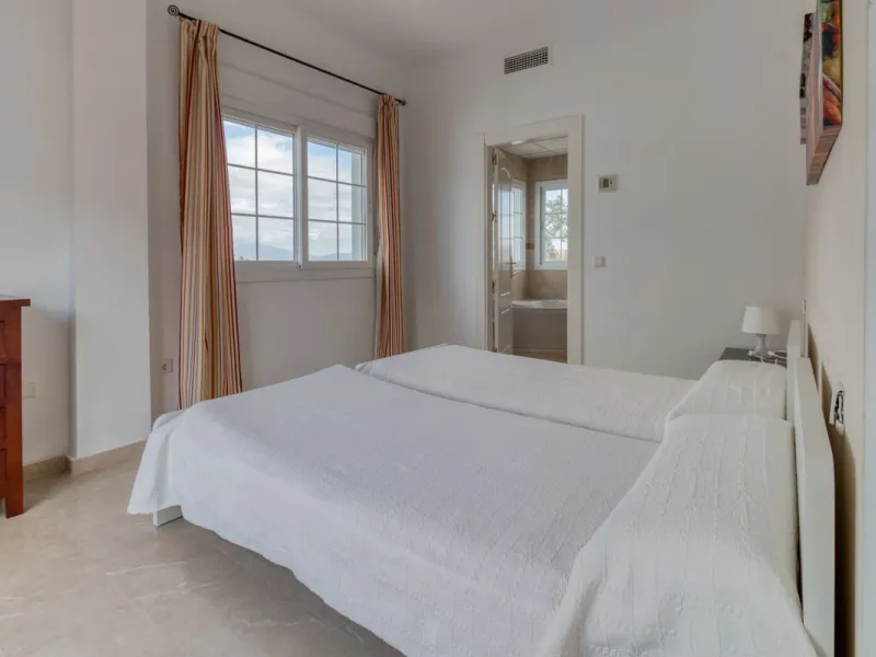 Very spacious home in the scenic Golf Resort near Malaga.