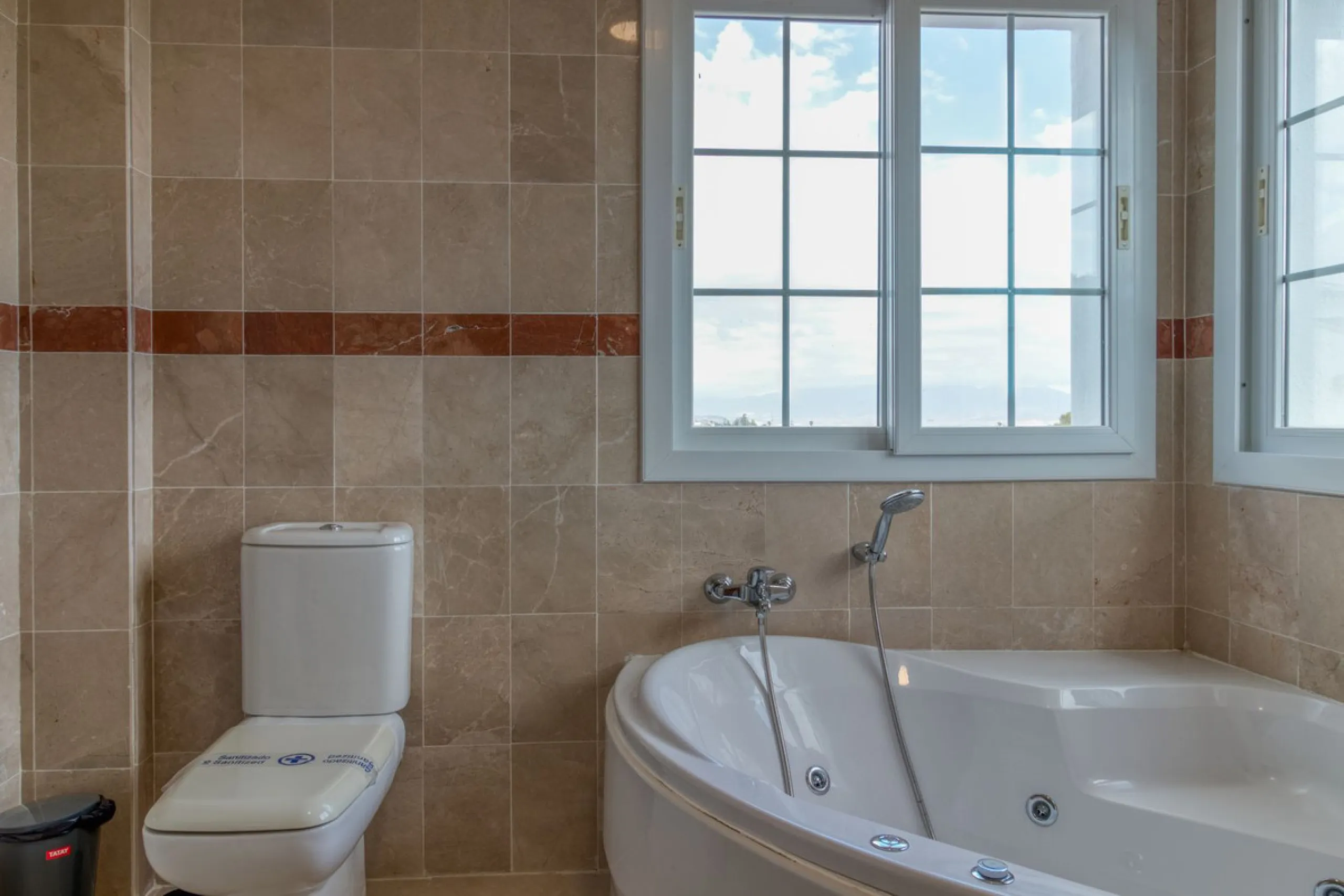 Very spacious home in the scenic Golf Resort near Malaga.